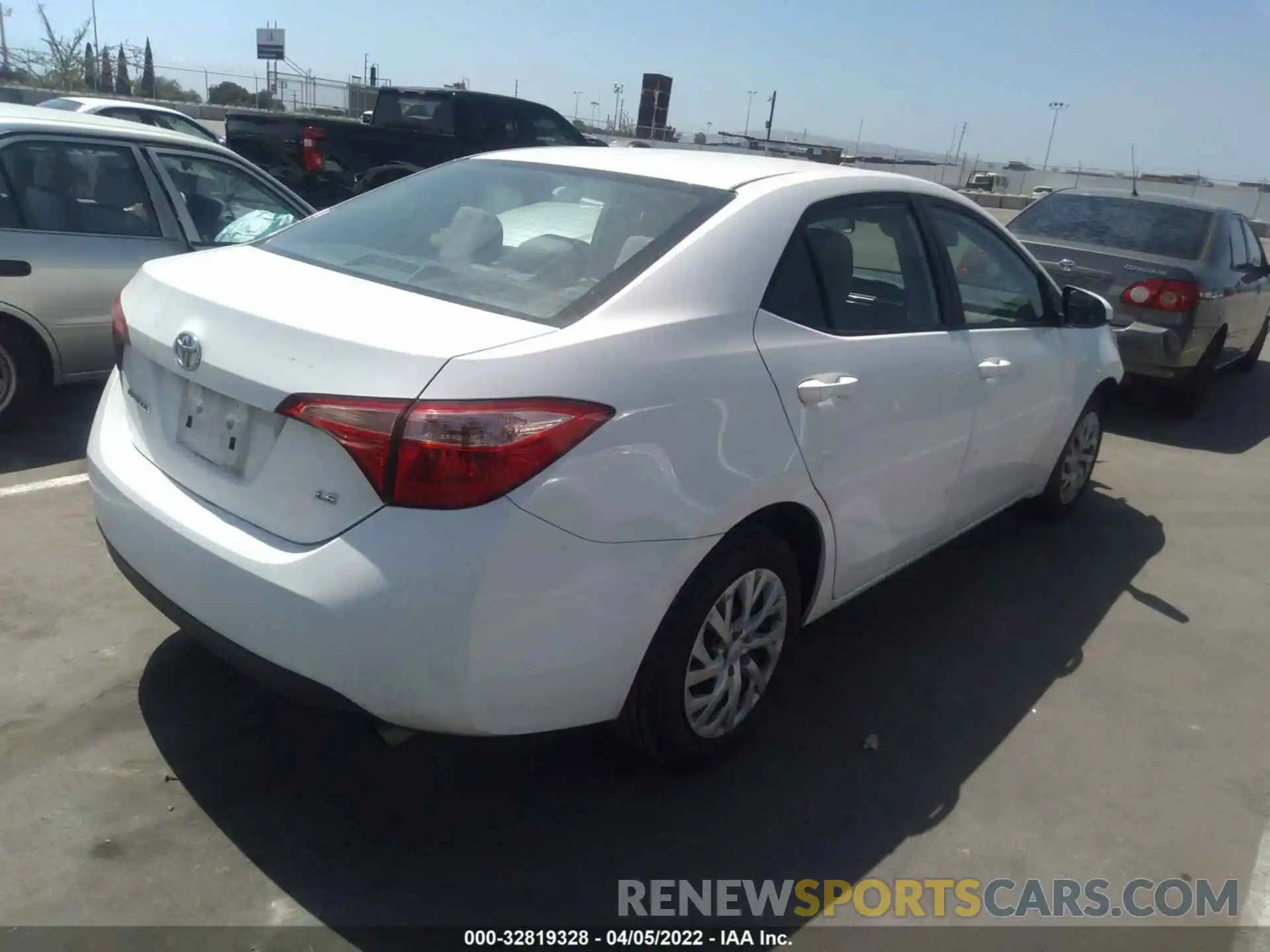 4 Photograph of a damaged car 5YFBURHE1KP896061 TOYOTA COROLLA 2019