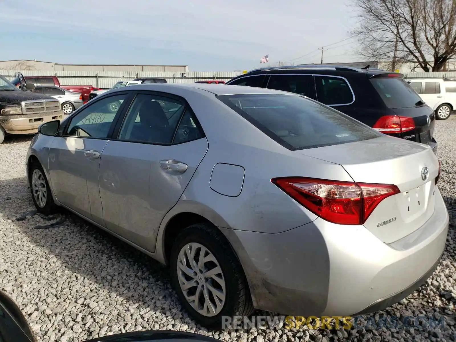 3 Photograph of a damaged car 5YFBURHE1KP898800 TOYOTA COROLLA 2019