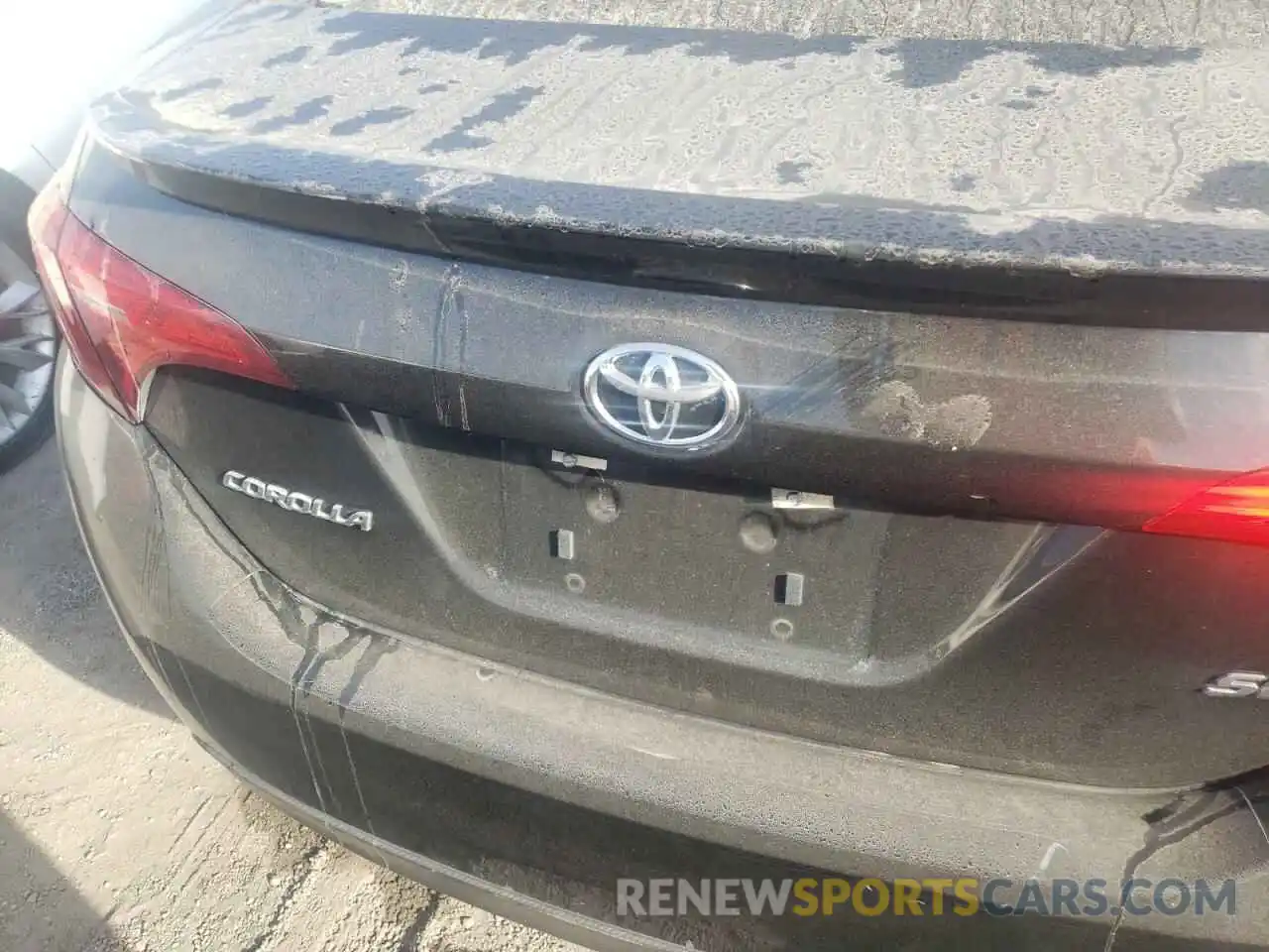 9 Photograph of a damaged car 5YFBURHE1KP899090 TOYOTA COROLLA 2019