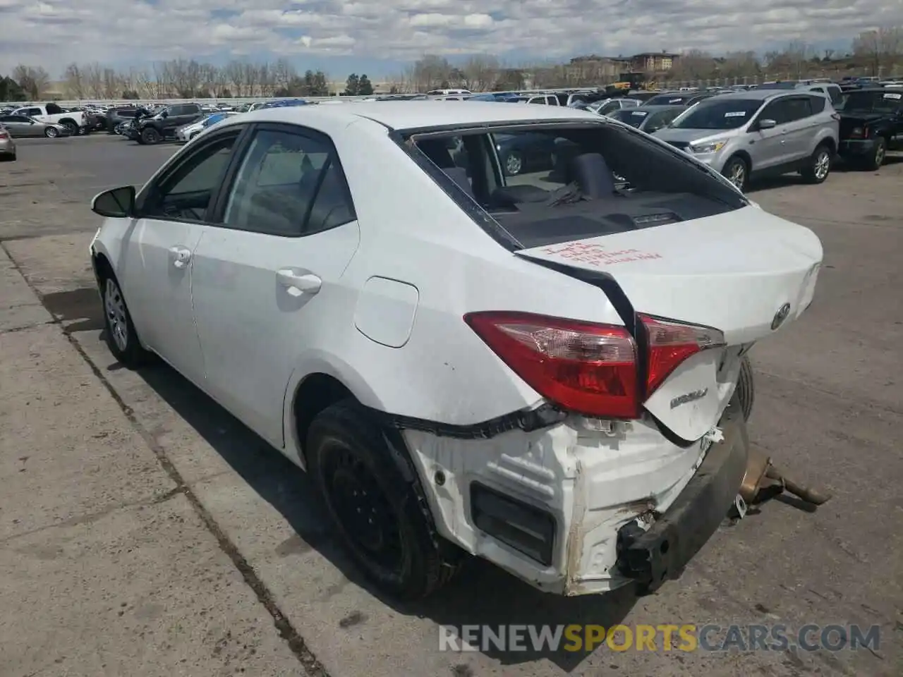 3 Photograph of a damaged car 5YFBURHE1KP900366 TOYOTA COROLLA 2019