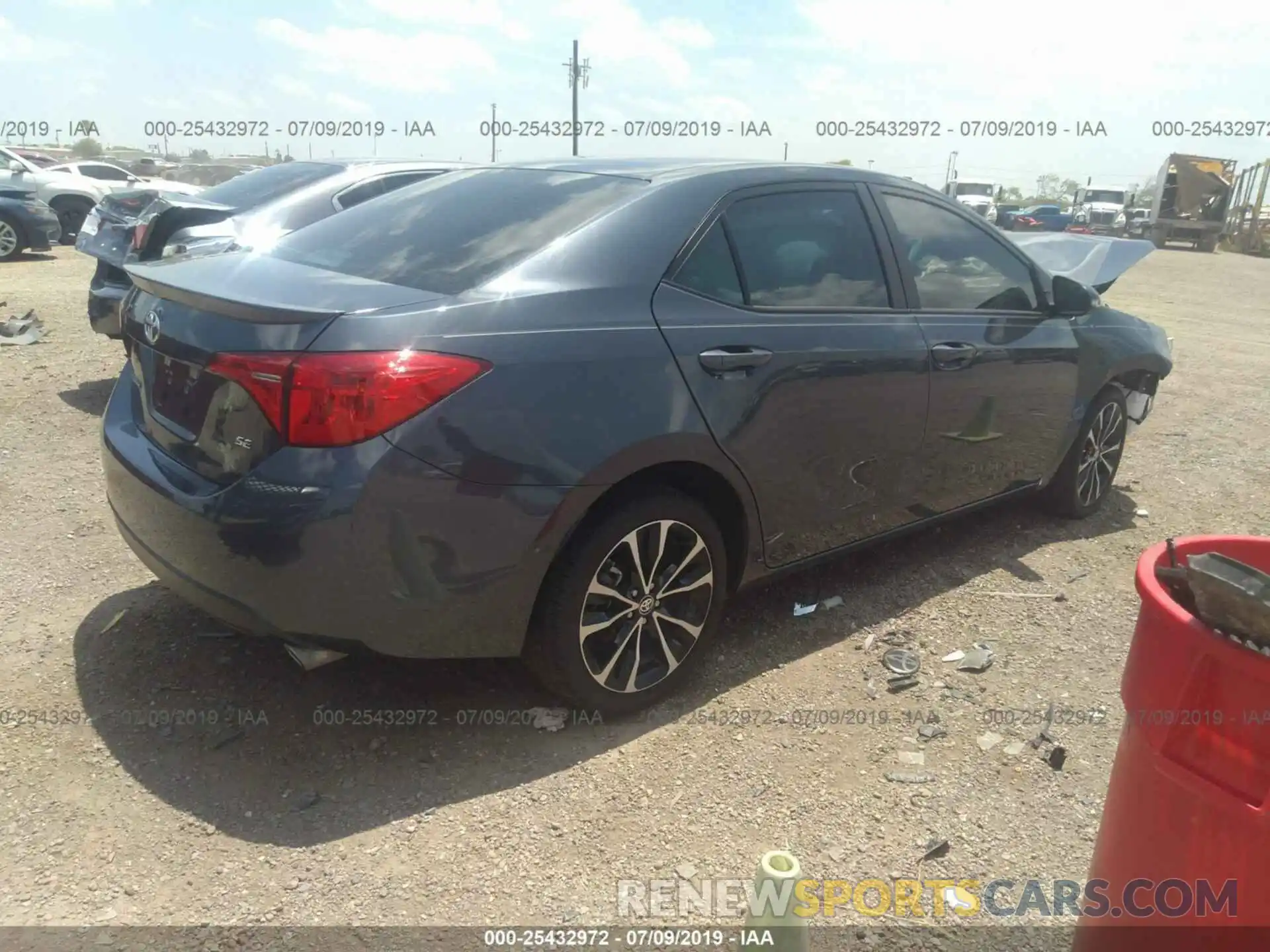 4 Photograph of a damaged car 5YFBURHE1KP901727 TOYOTA COROLLA 2019