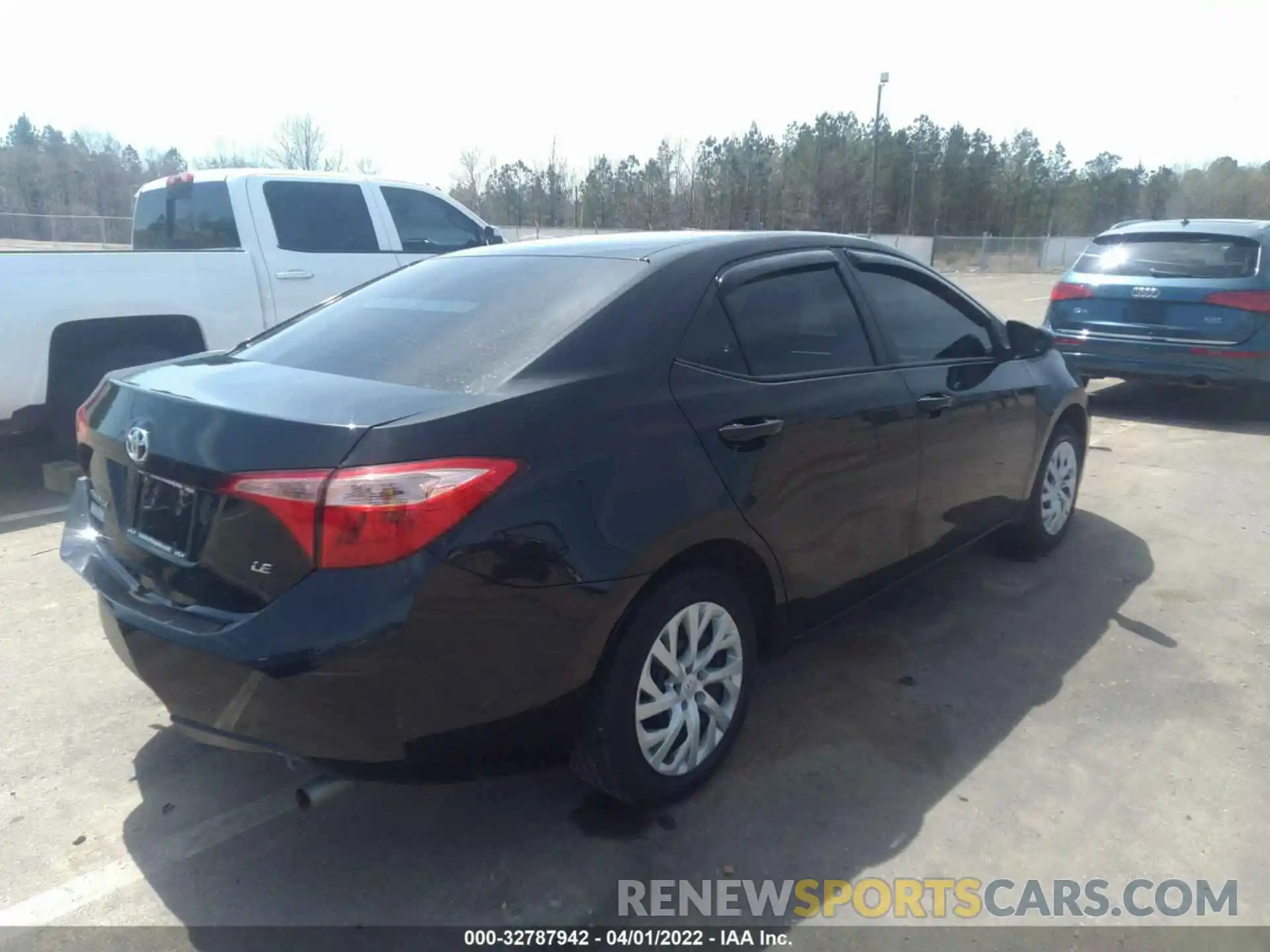 4 Photograph of a damaged car 5YFBURHE1KP902019 TOYOTA COROLLA 2019