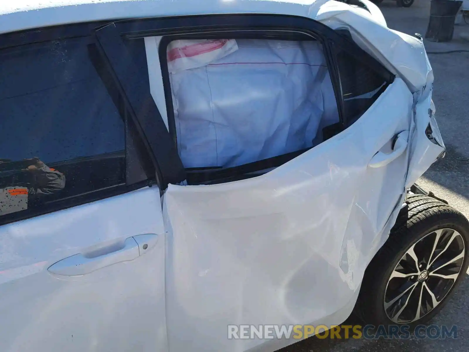 9 Photograph of a damaged car 5YFBURHE1KP902067 TOYOTA COROLLA 2019