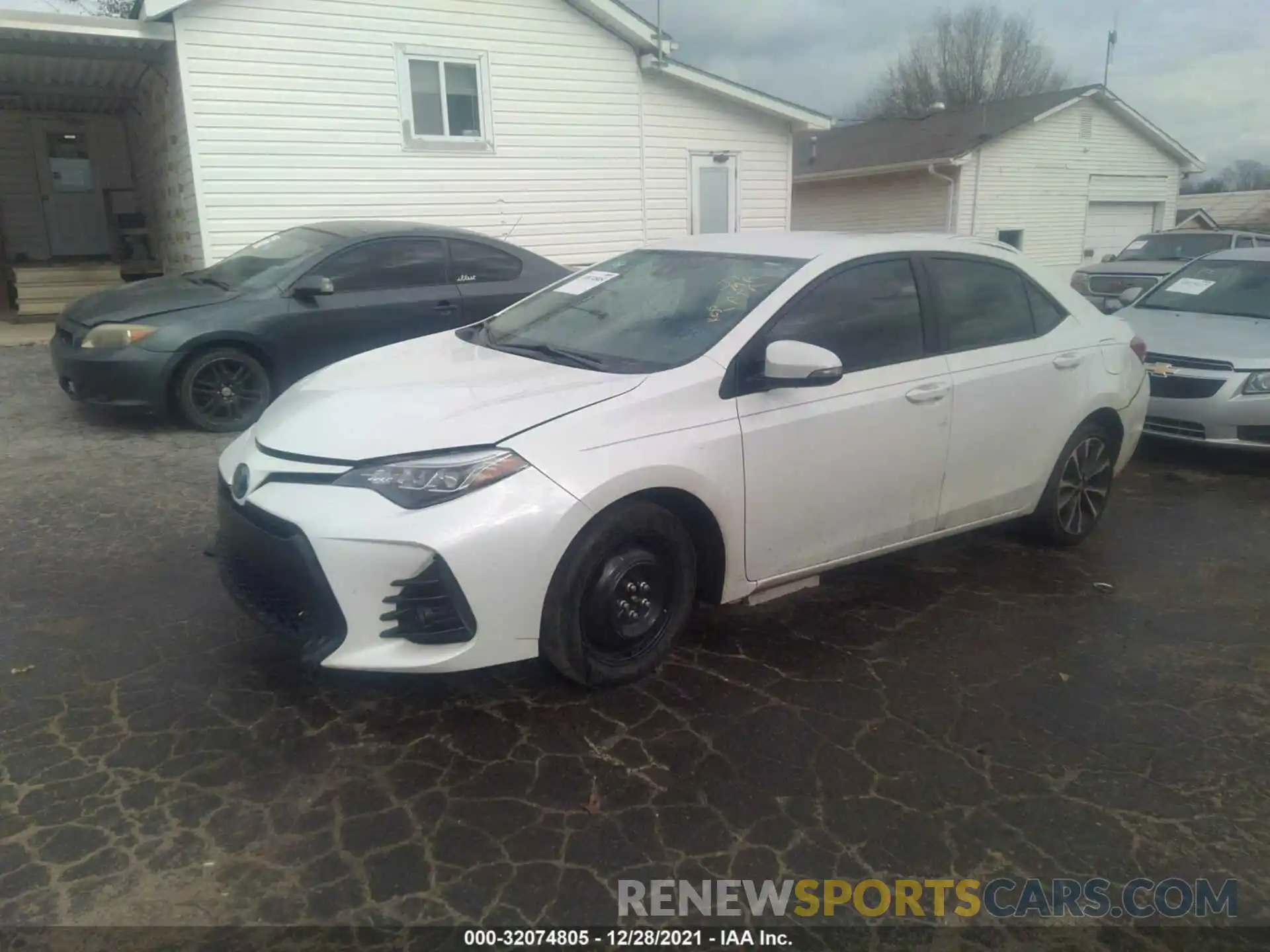 2 Photograph of a damaged car 5YFBURHE1KP905910 TOYOTA COROLLA 2019