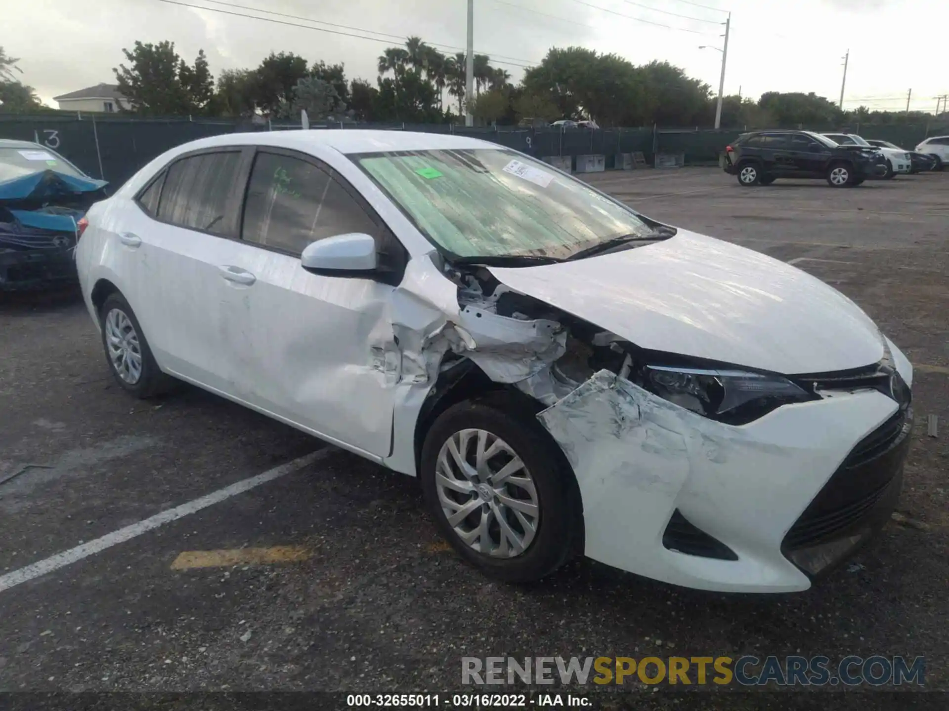 1 Photograph of a damaged car 5YFBURHE1KP906975 TOYOTA COROLLA 2019