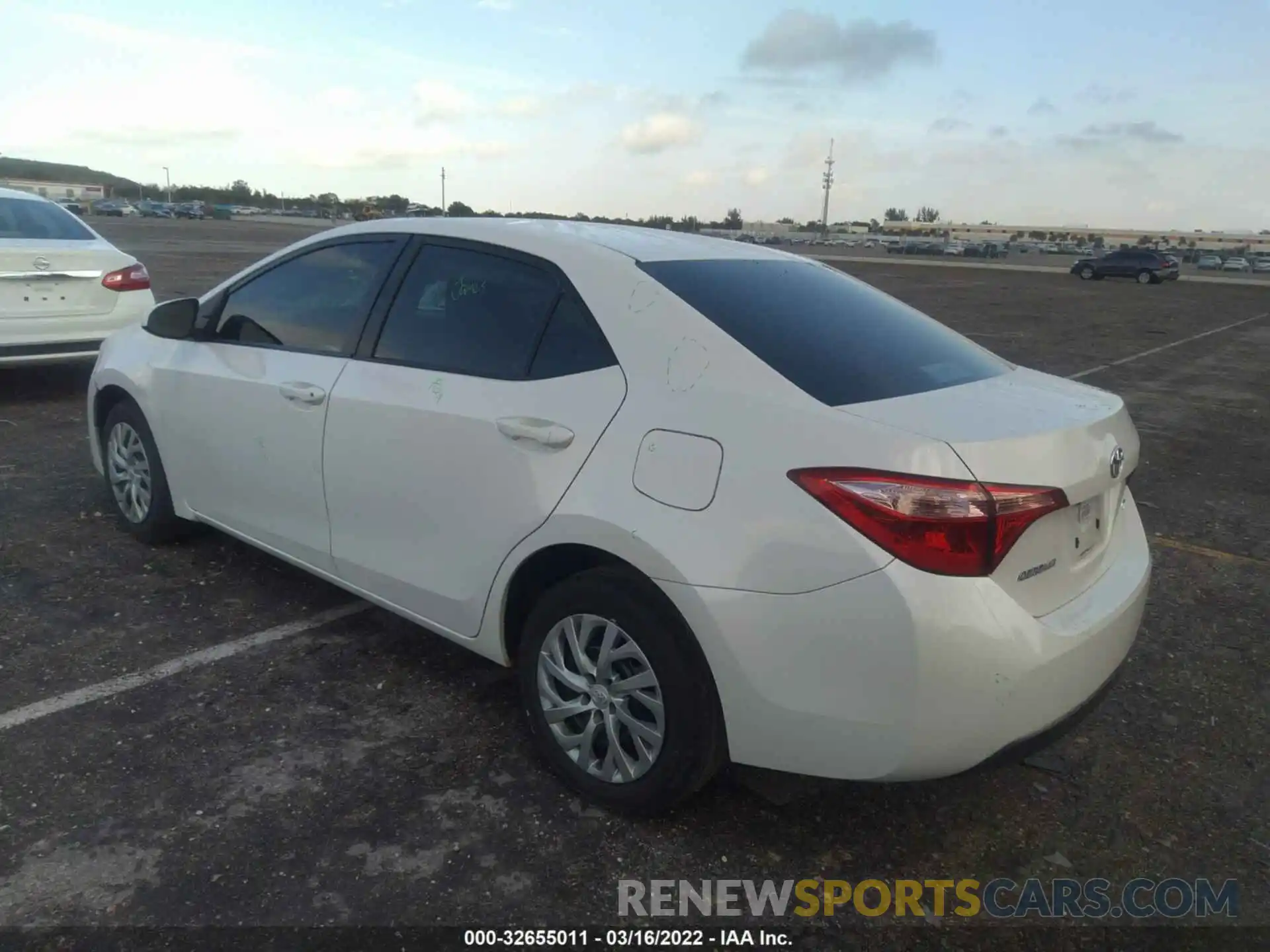 3 Photograph of a damaged car 5YFBURHE1KP906975 TOYOTA COROLLA 2019