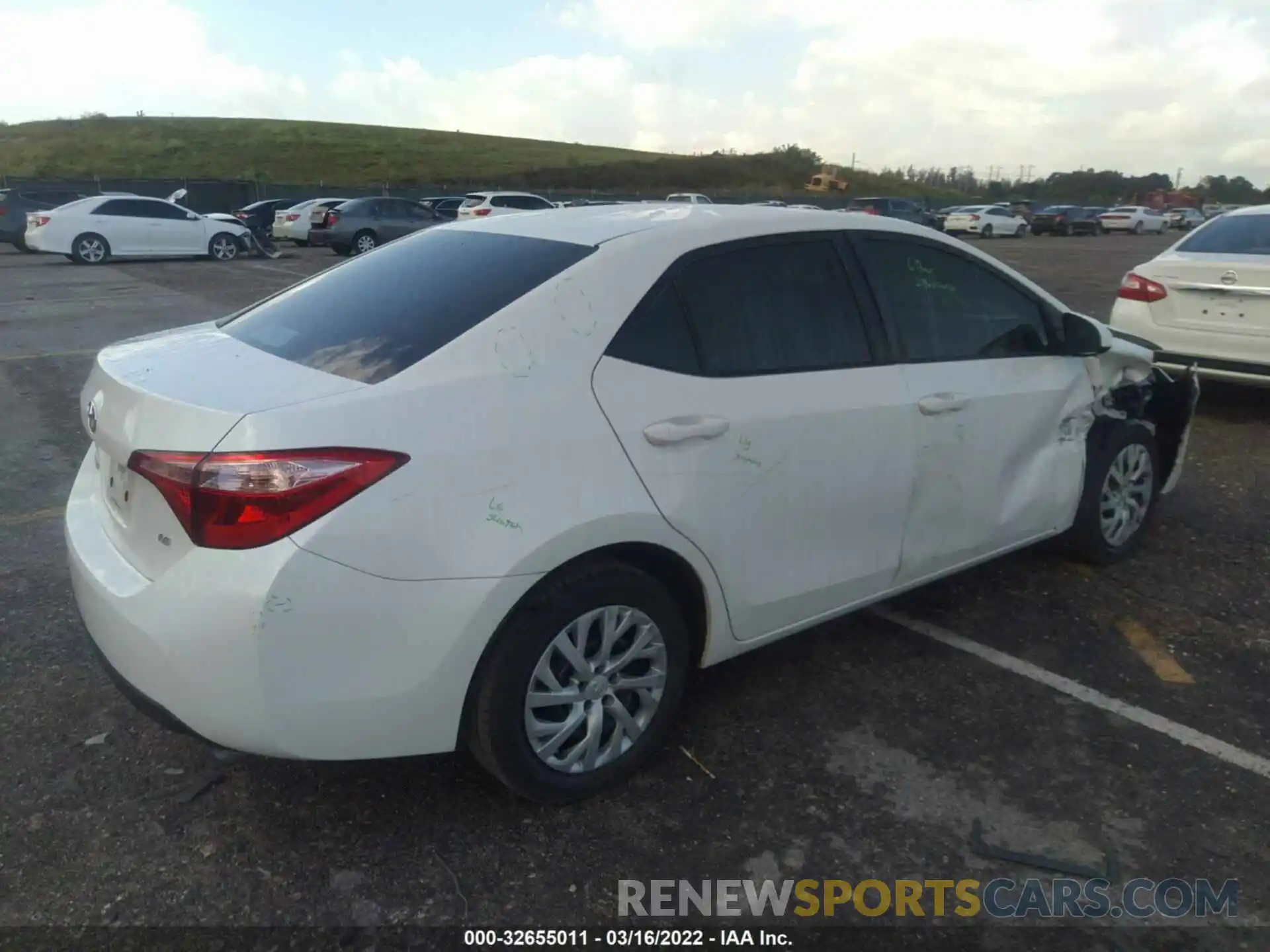 4 Photograph of a damaged car 5YFBURHE1KP906975 TOYOTA COROLLA 2019