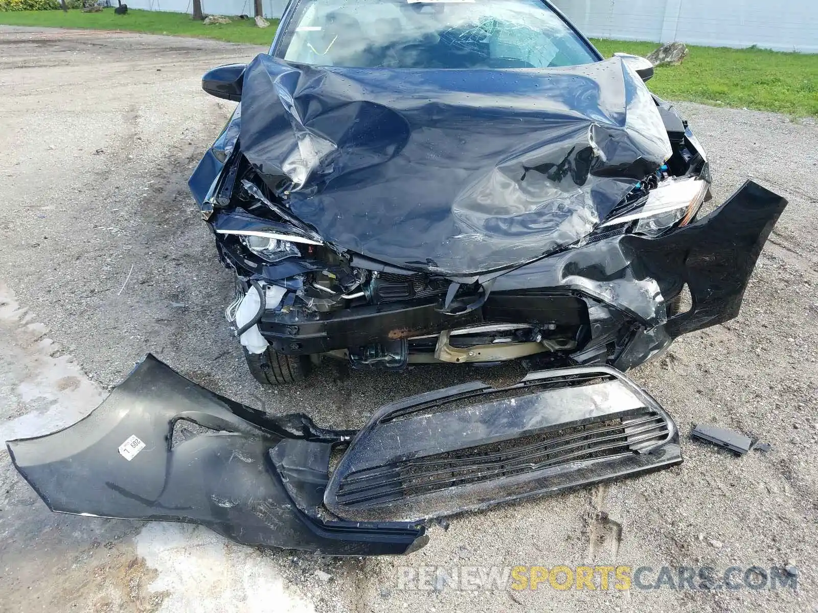 9 Photograph of a damaged car 5YFBURHE1KP910086 TOYOTA COROLLA 2019