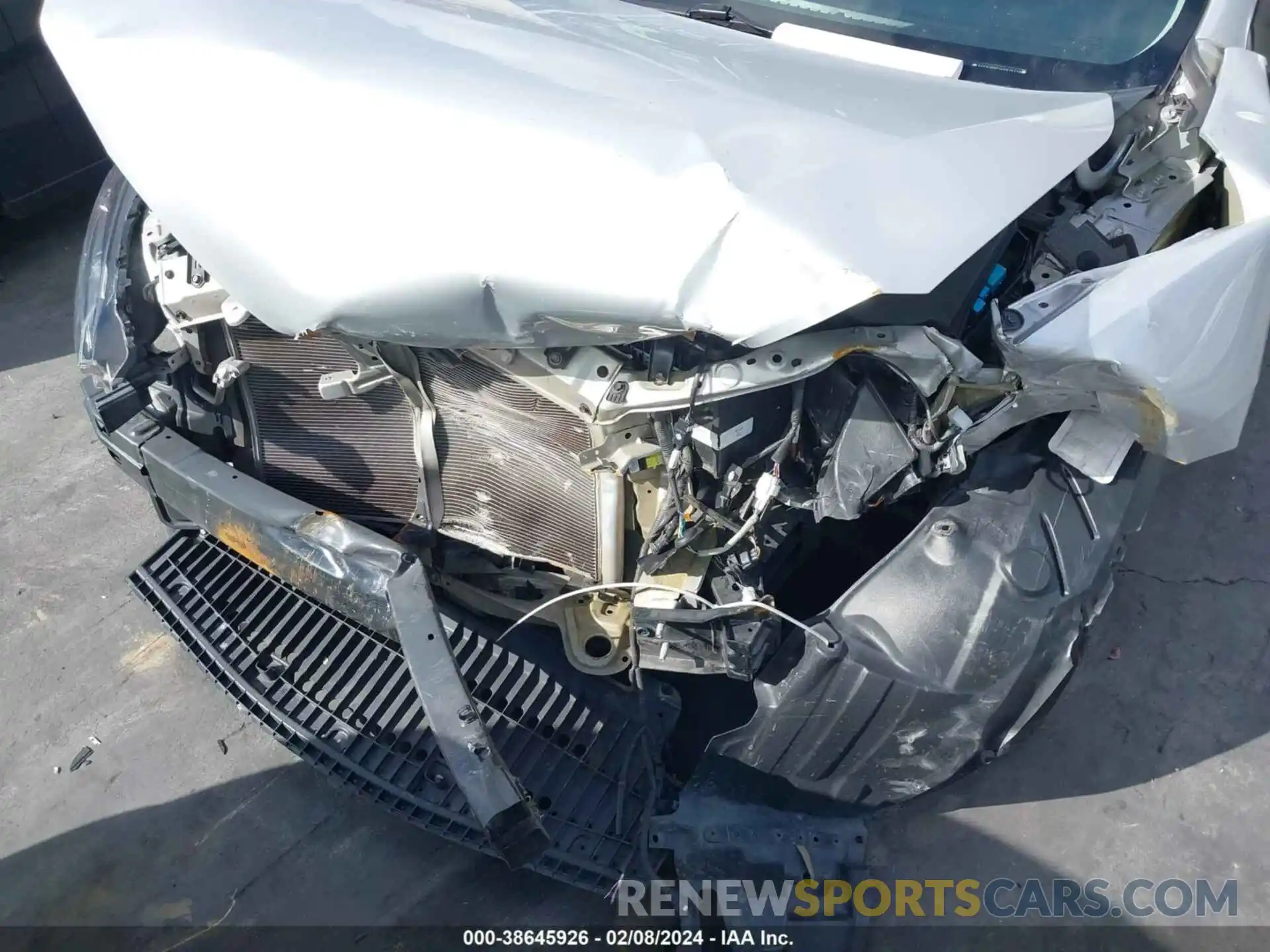 6 Photograph of a damaged car 5YFBURHE1KP915739 TOYOTA COROLLA 2019