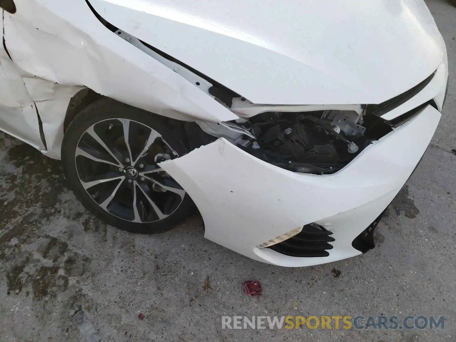 9 Photograph of a damaged car 5YFBURHE1KP916406 TOYOTA COROLLA 2019