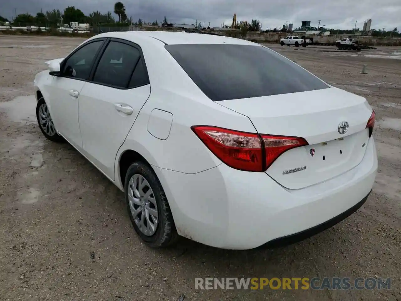 3 Photograph of a damaged car 5YFBURHE1KP917569 TOYOTA COROLLA 2019