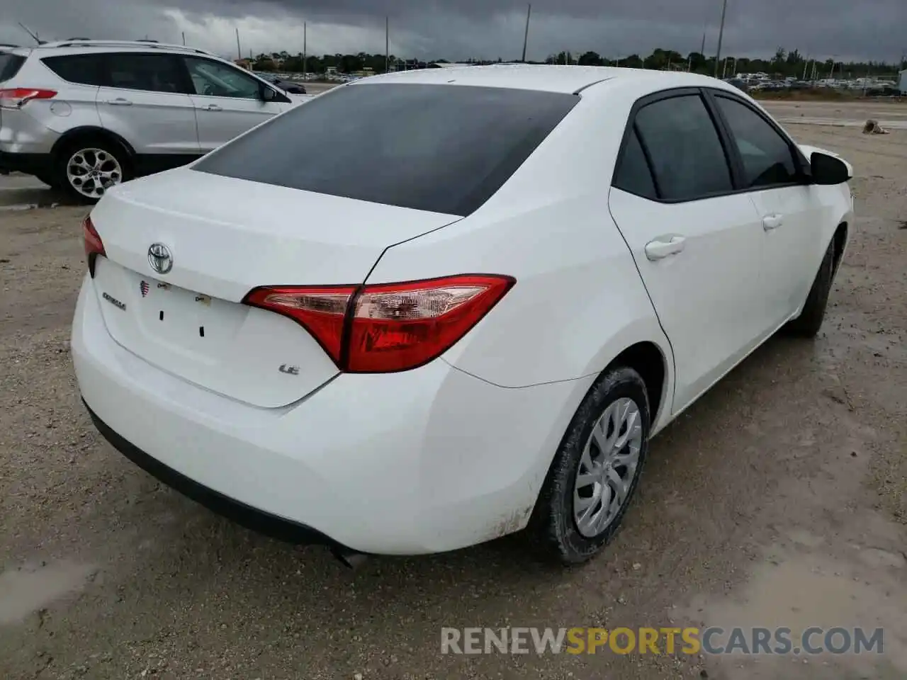 4 Photograph of a damaged car 5YFBURHE1KP917569 TOYOTA COROLLA 2019