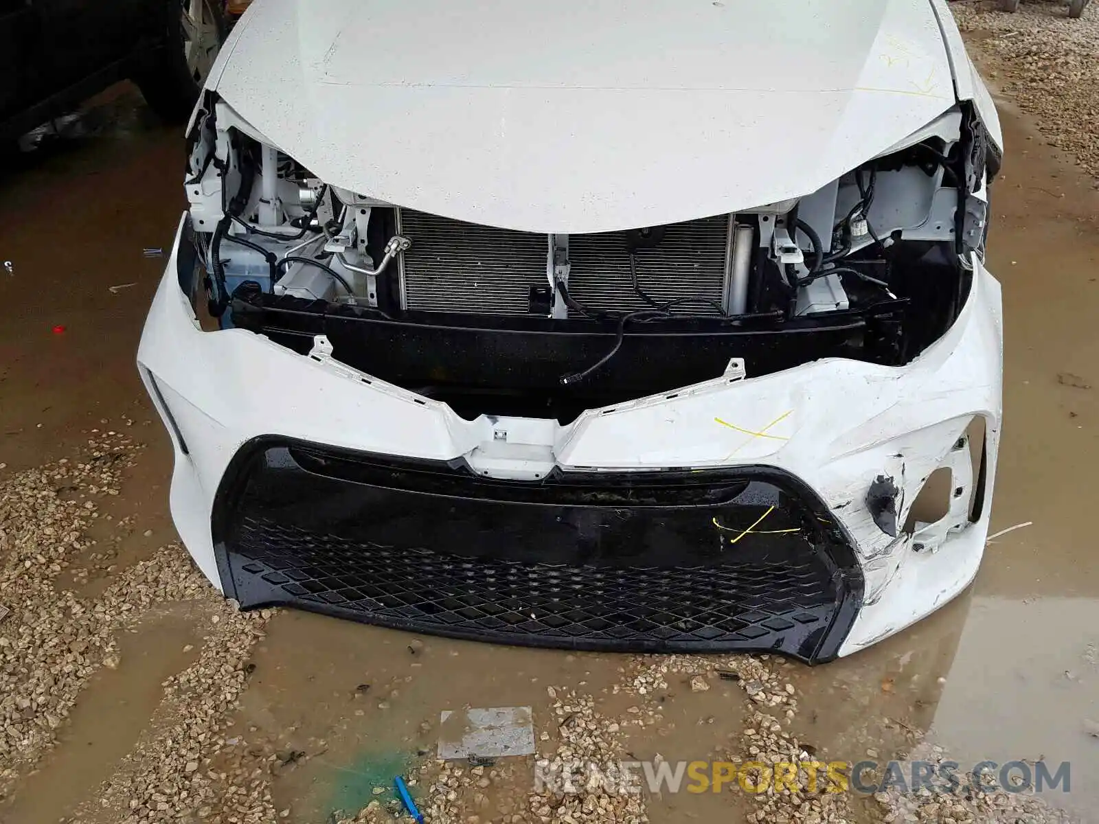 9 Photograph of a damaged car 5YFBURHE1KP919094 TOYOTA COROLLA 2019