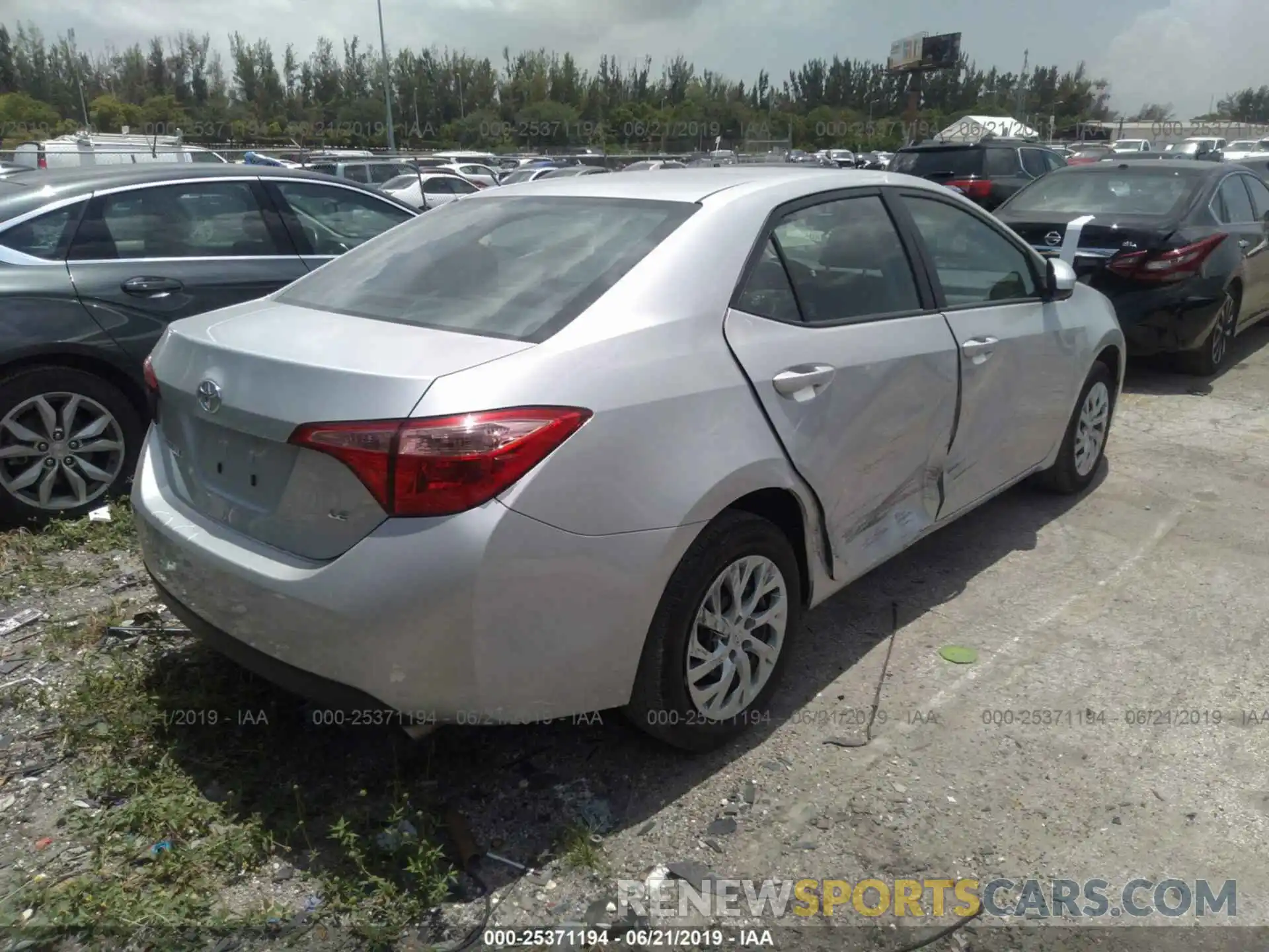 4 Photograph of a damaged car 5YFBURHE1KP921864 TOYOTA COROLLA 2019