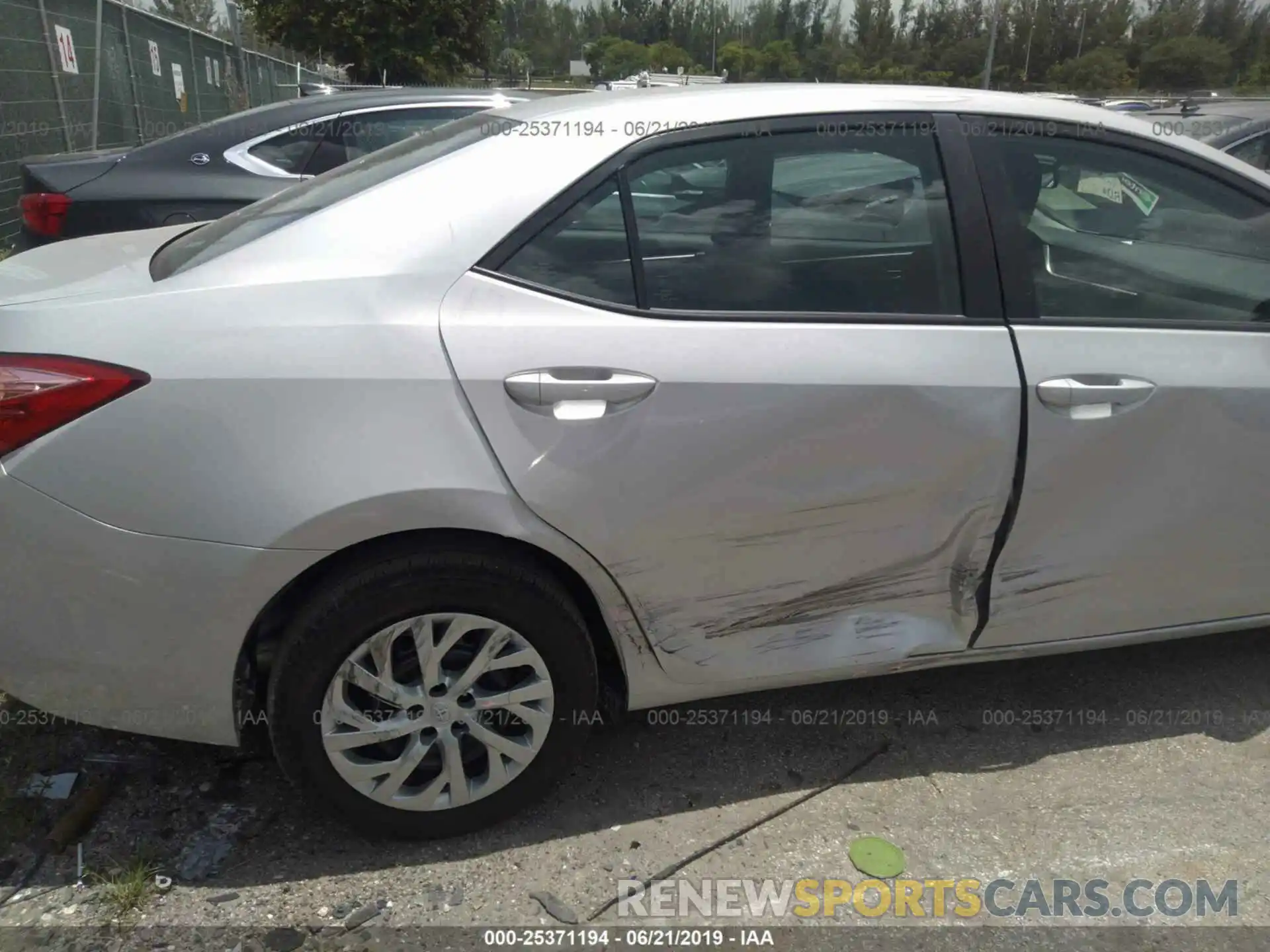 6 Photograph of a damaged car 5YFBURHE1KP921864 TOYOTA COROLLA 2019