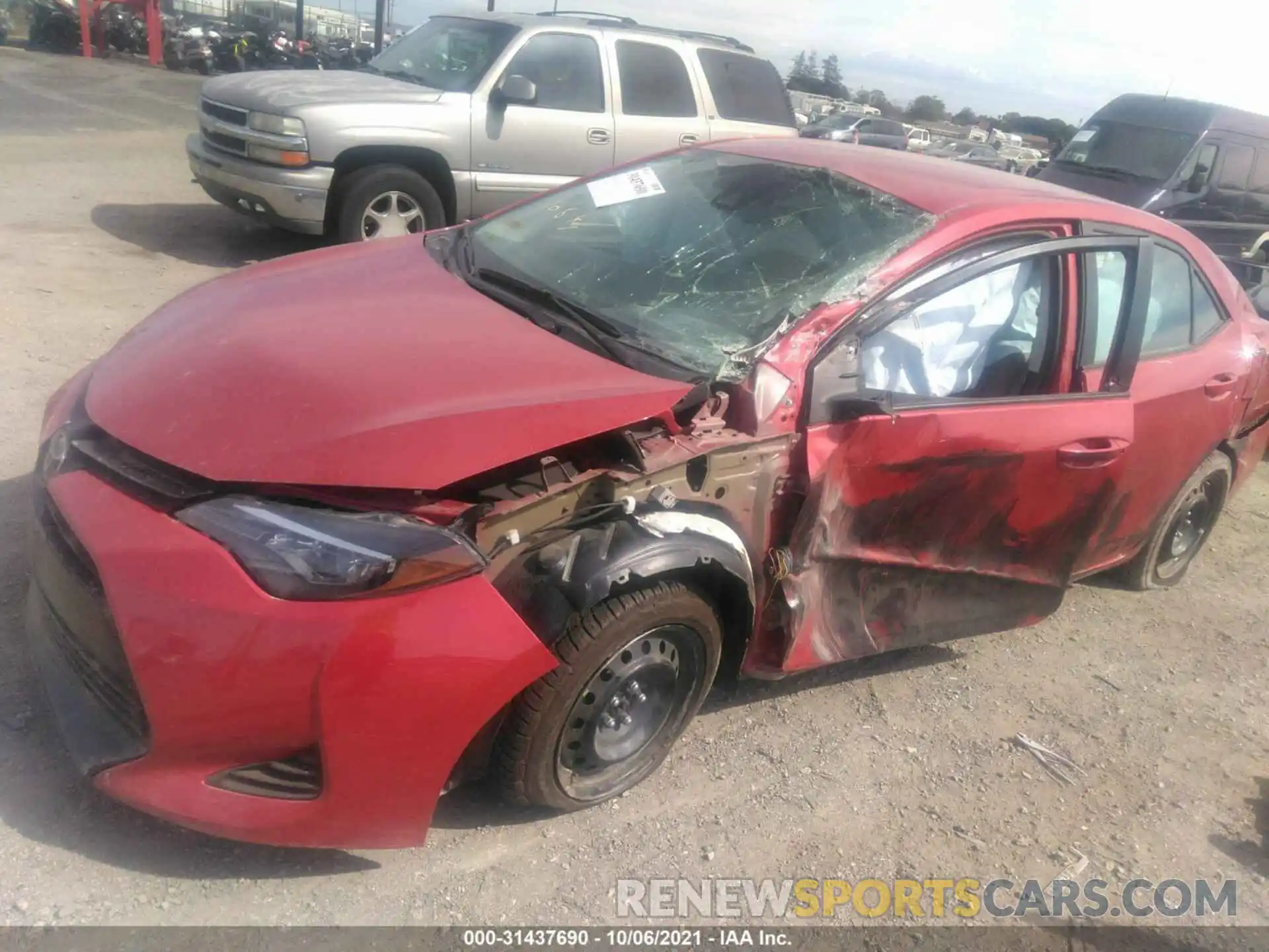 6 Photograph of a damaged car 5YFBURHE1KP922206 TOYOTA COROLLA 2019