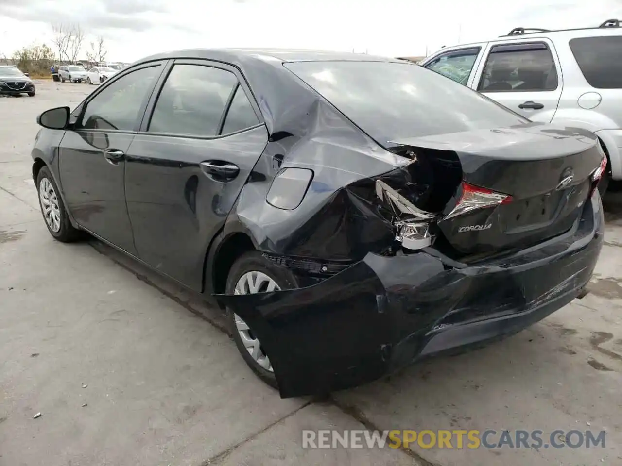 3 Photograph of a damaged car 5YFBURHE1KP924599 TOYOTA COROLLA 2019