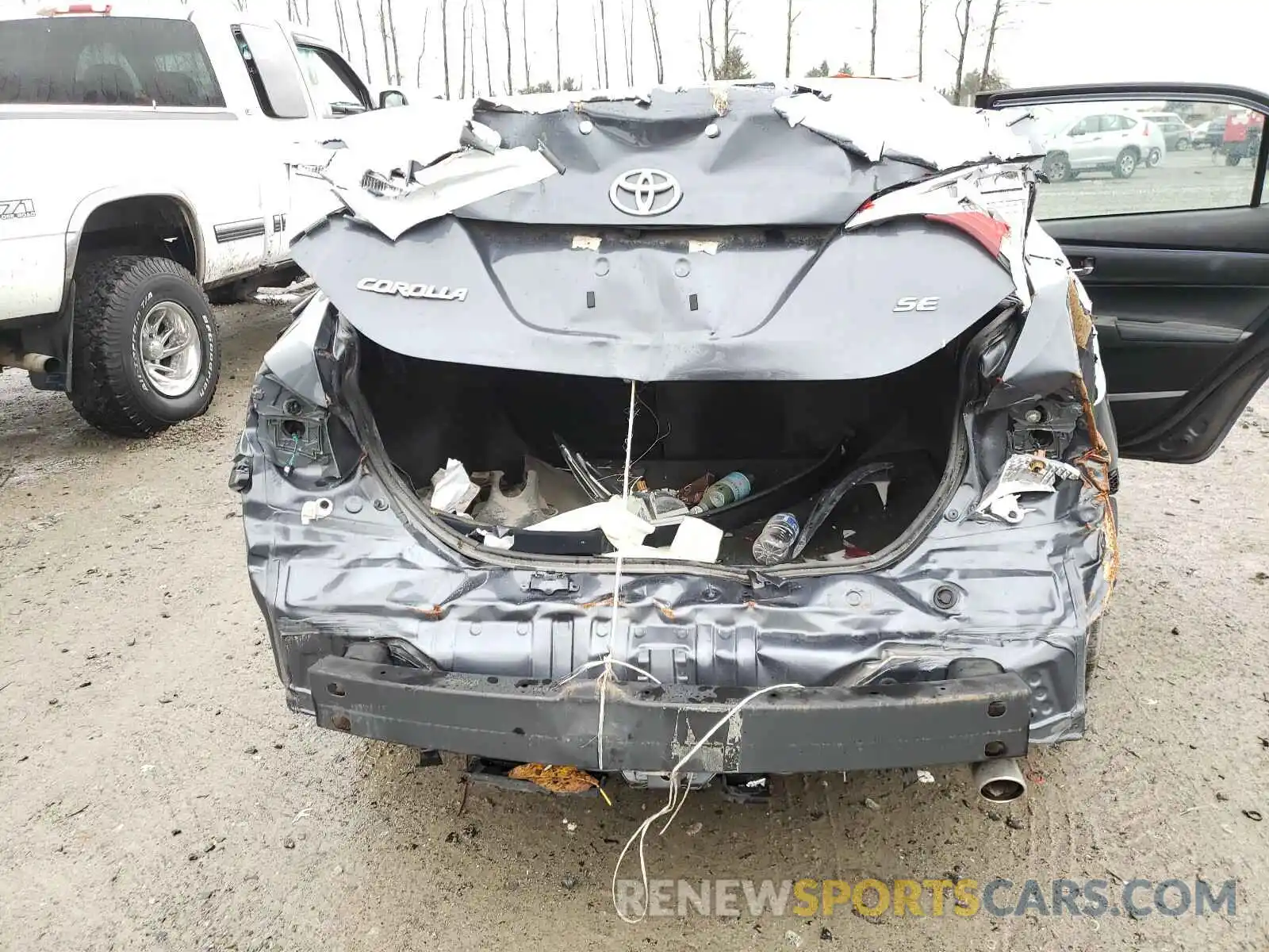 9 Photograph of a damaged car 5YFBURHE1KP927132 TOYOTA COROLLA 2019