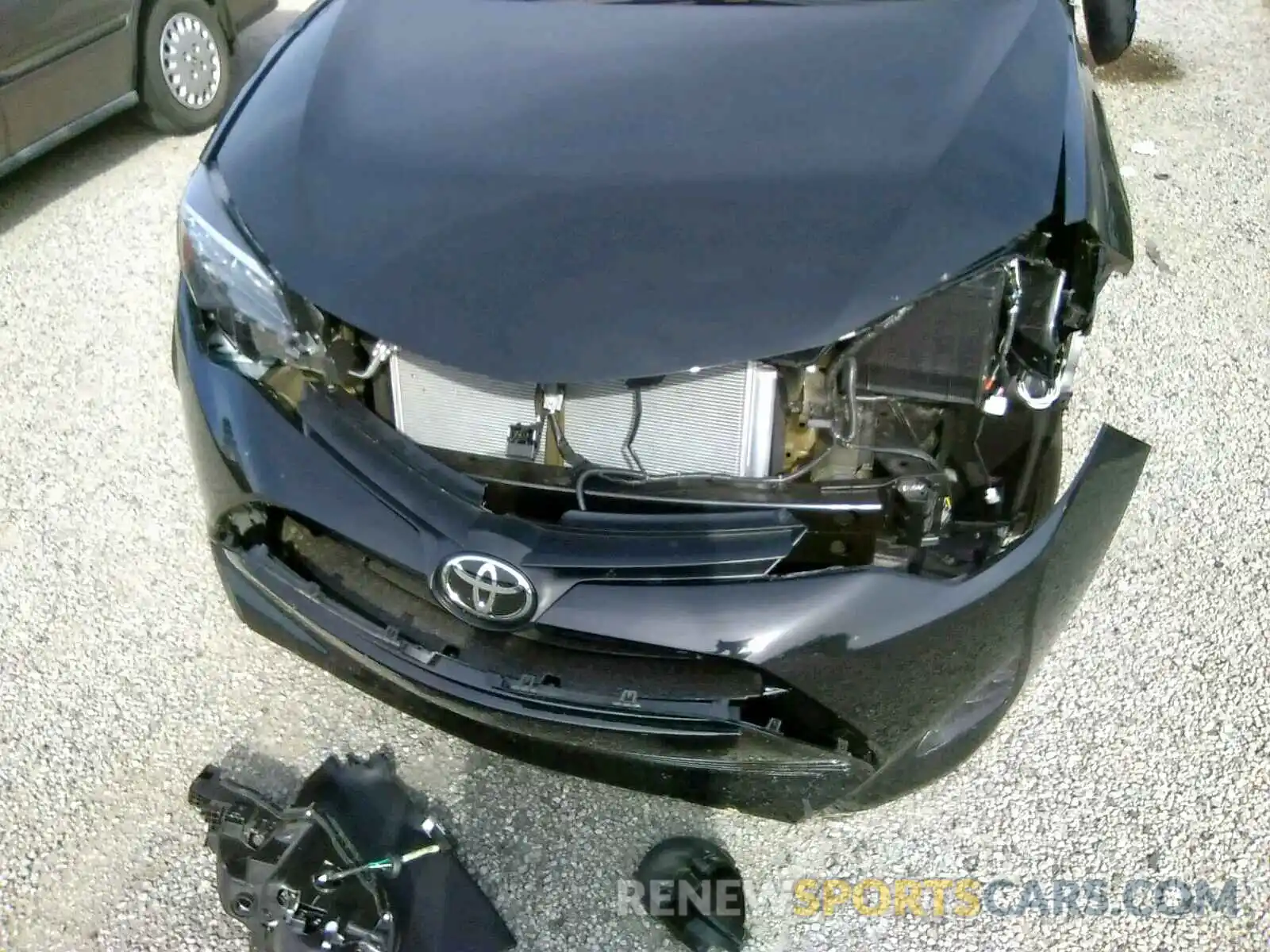 9 Photograph of a damaged car 5YFBURHE1KP929852 TOYOTA COROLLA 2019