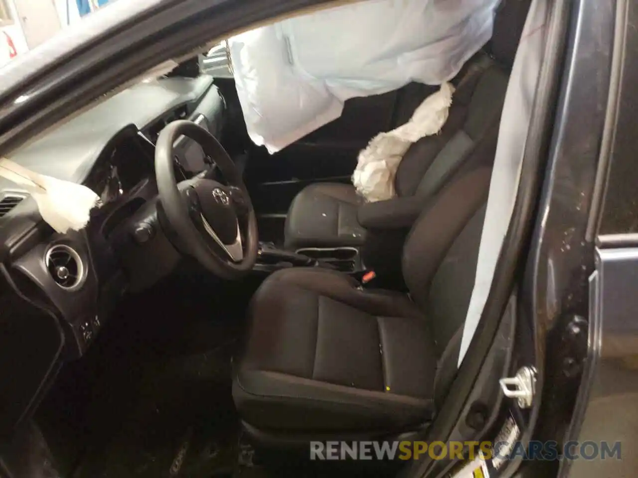 5 Photograph of a damaged car 5YFBURHE1KP930810 TOYOTA COROLLA 2019