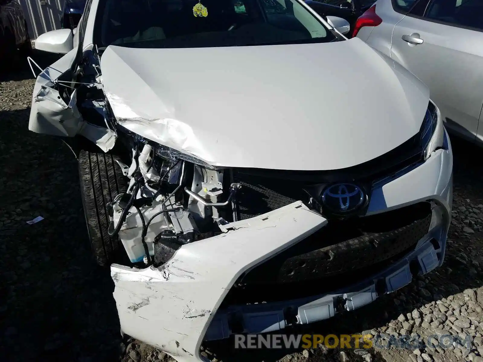 9 Photograph of a damaged car 5YFBURHE1KP931181 TOYOTA COROLLA 2019