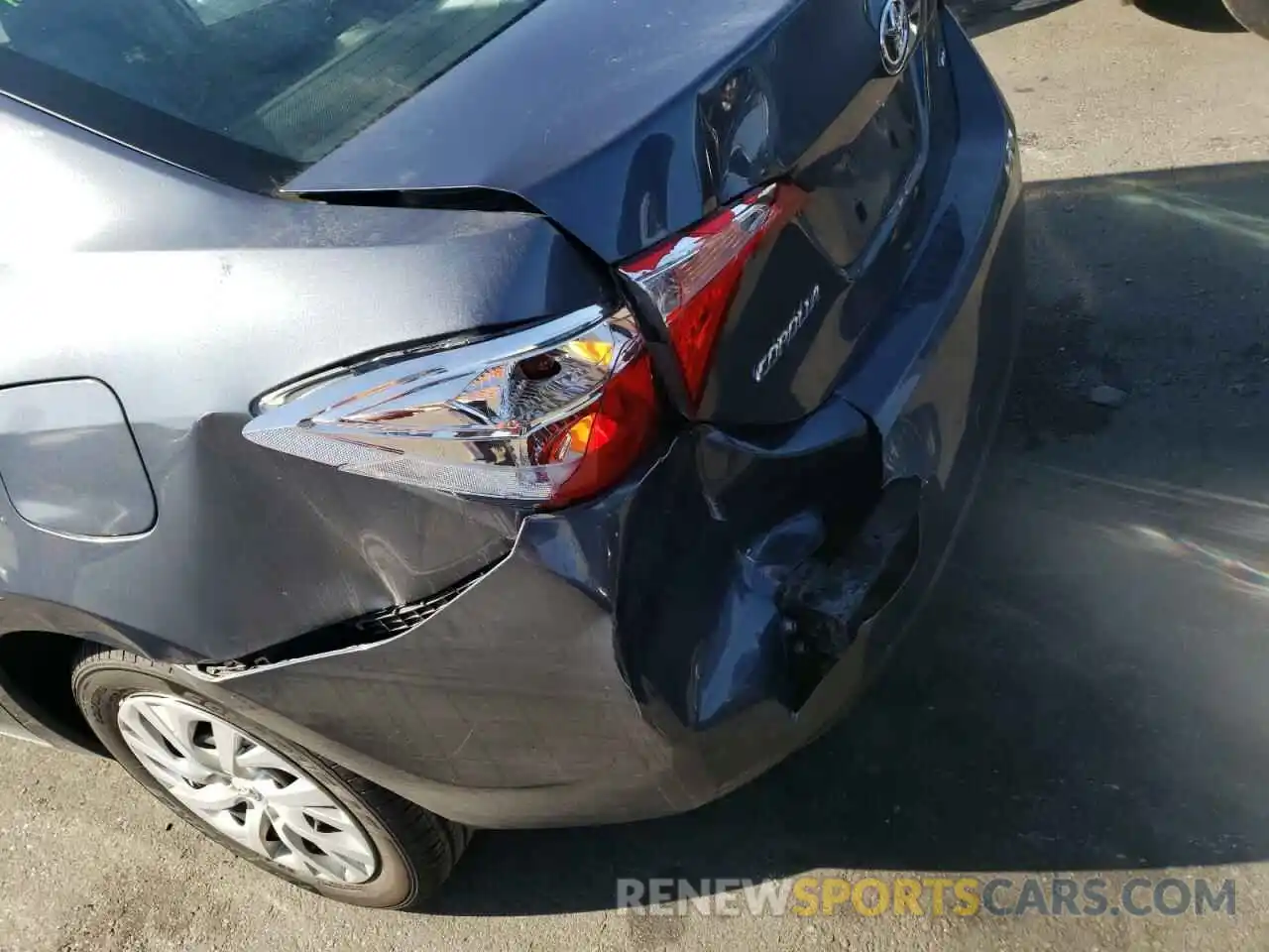 9 Photograph of a damaged car 5YFBURHE1KP931407 TOYOTA COROLLA 2019