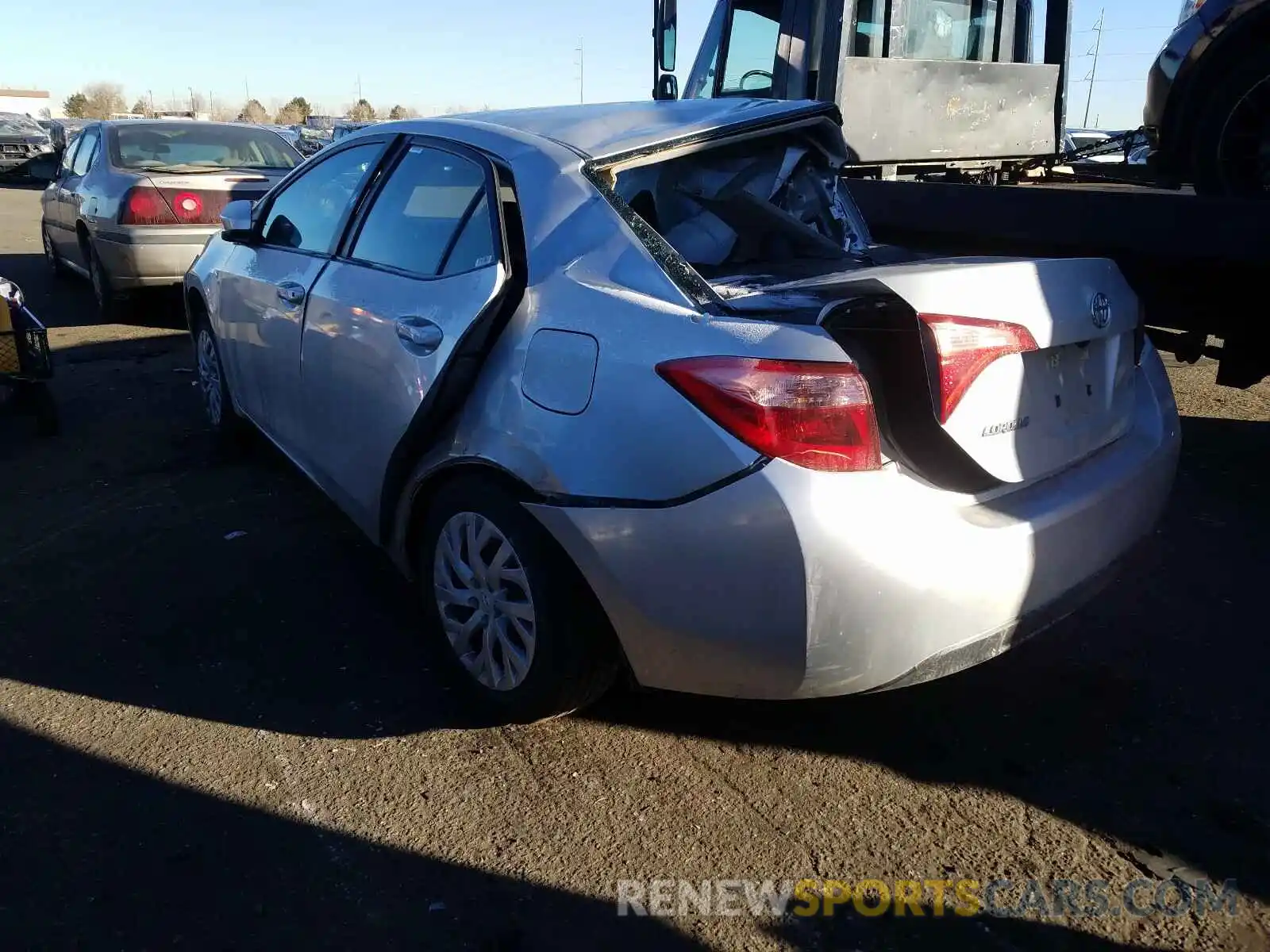 3 Photograph of a damaged car 5YFBURHE1KP931634 TOYOTA COROLLA 2019