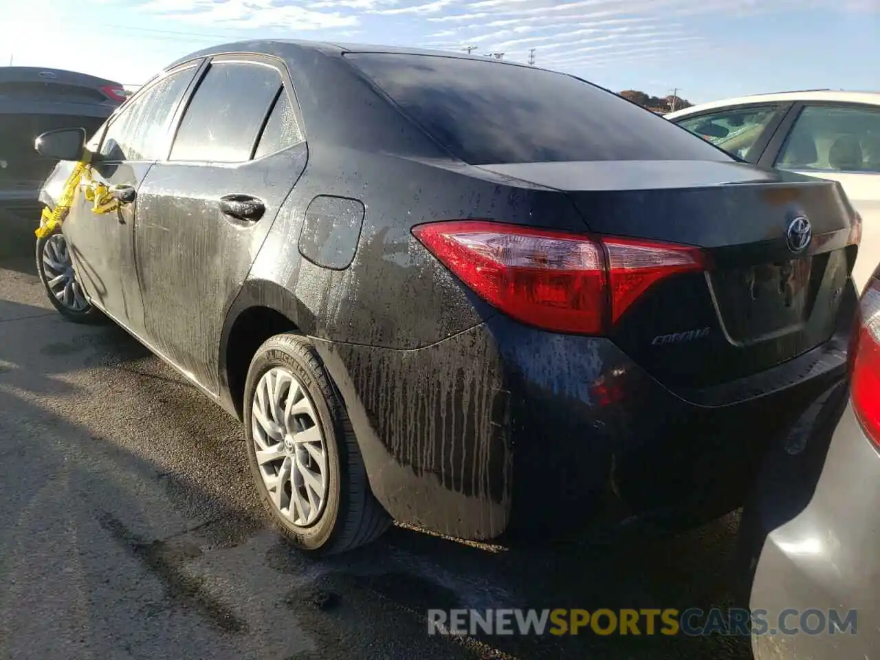 3 Photograph of a damaged car 5YFBURHE1KP932282 TOYOTA COROLLA 2019