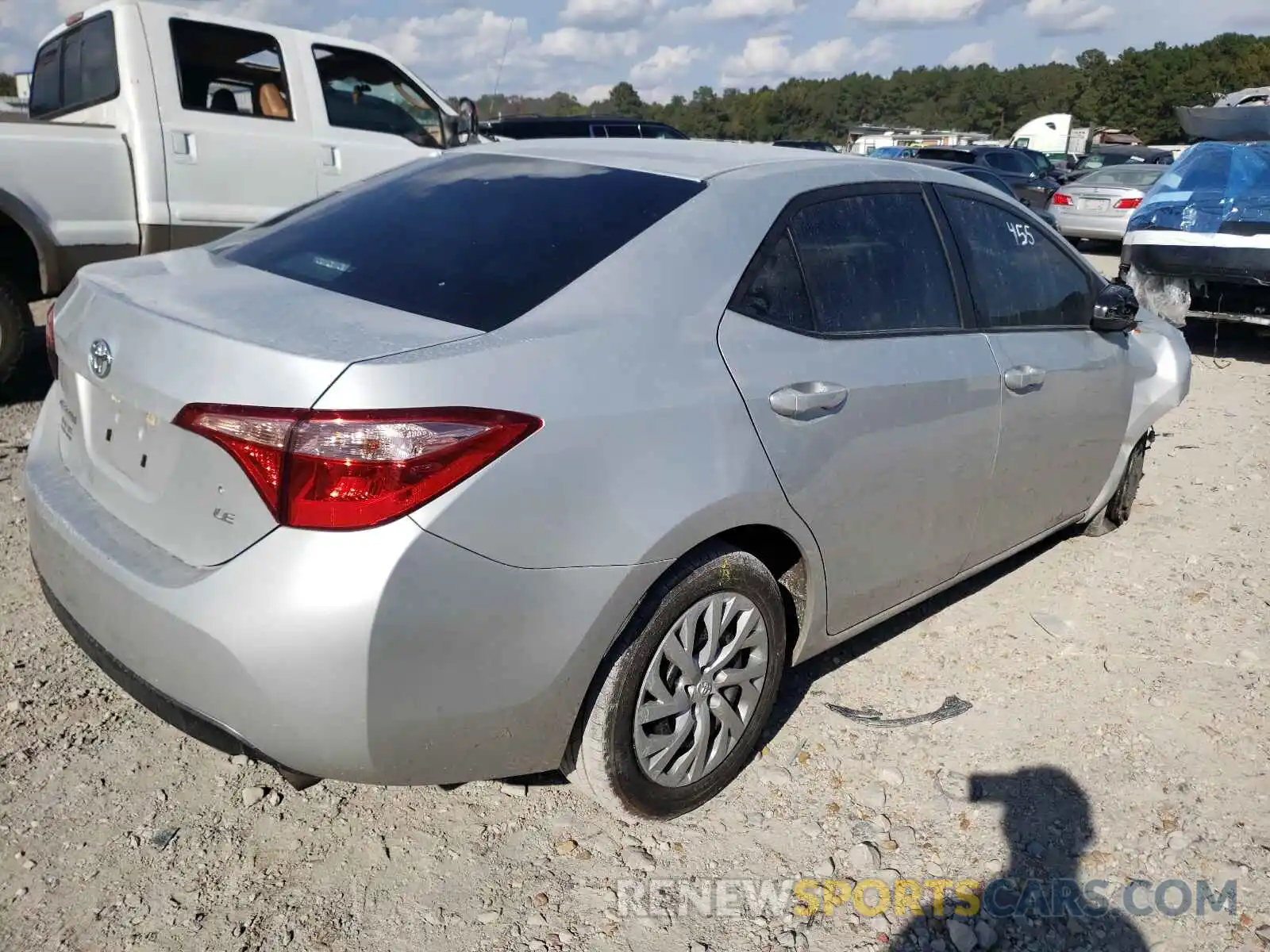 4 Photograph of a damaged car 5YFBURHE1KP932928 TOYOTA COROLLA 2019