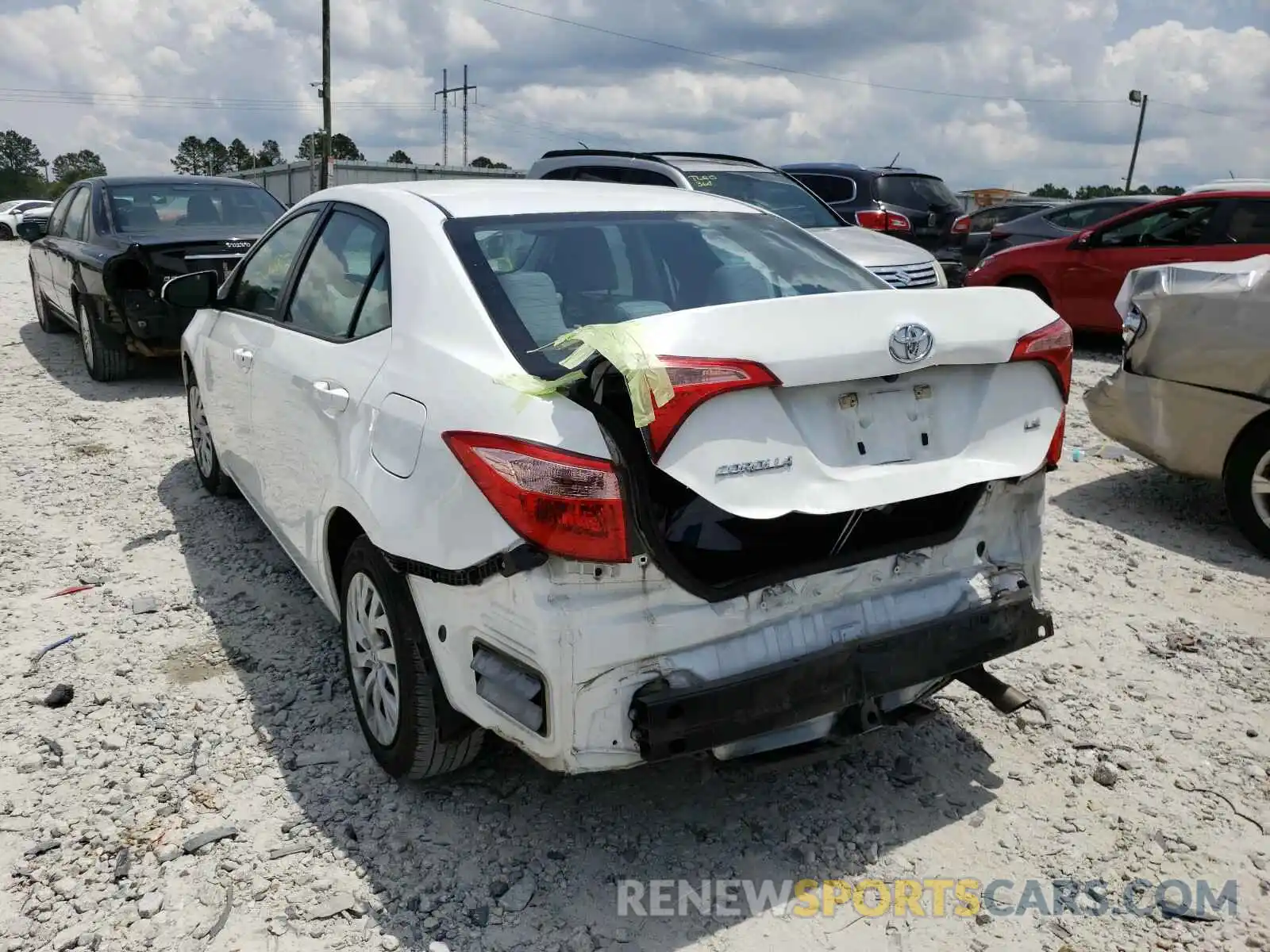 3 Photograph of a damaged car 5YFBURHE1KP935165 TOYOTA COROLLA 2019