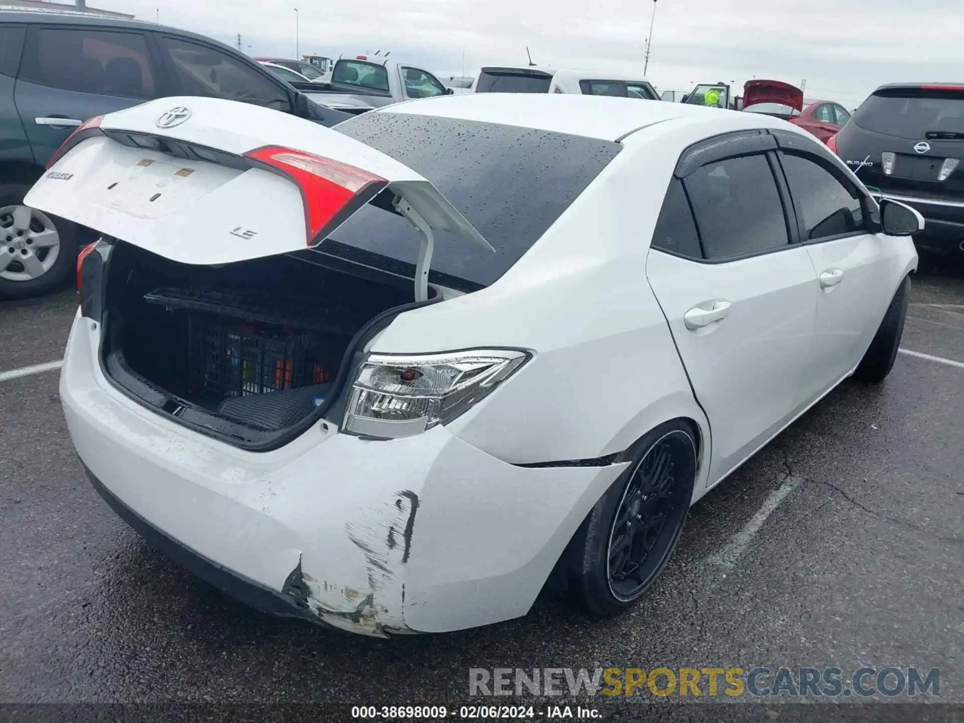 4 Photograph of a damaged car 5YFBURHE1KP936249 TOYOTA COROLLA 2019