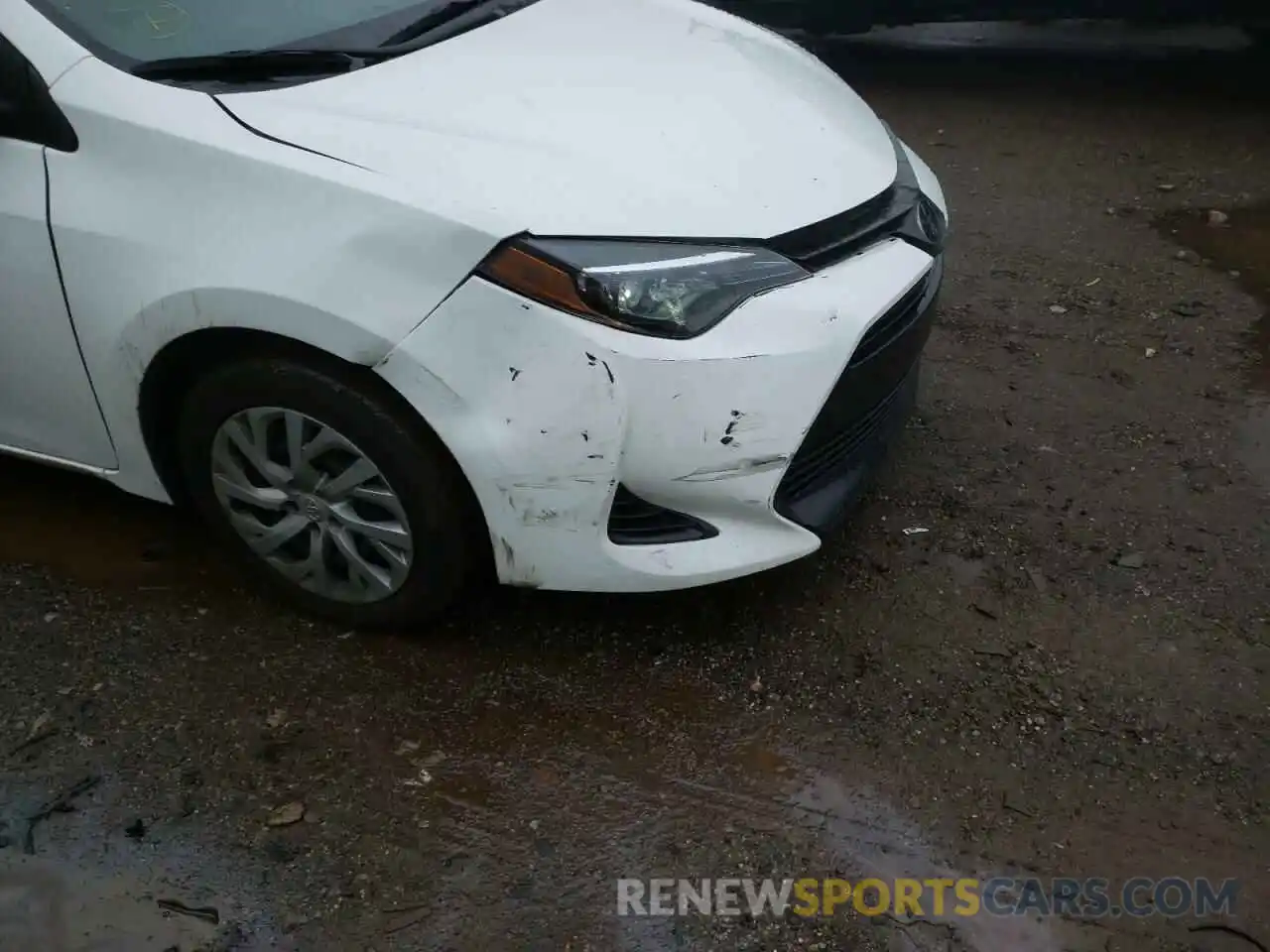 9 Photograph of a damaged car 5YFBURHE1KP936686 TOYOTA COROLLA 2019