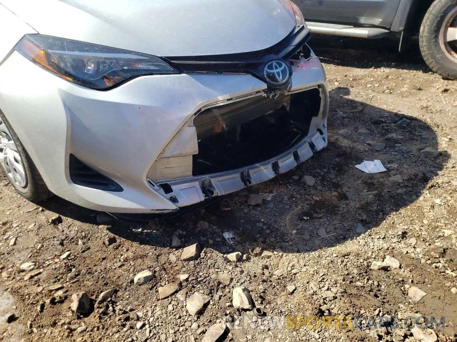 9 Photograph of a damaged car 5YFBURHE1KP937434 TOYOTA COROLLA 2019