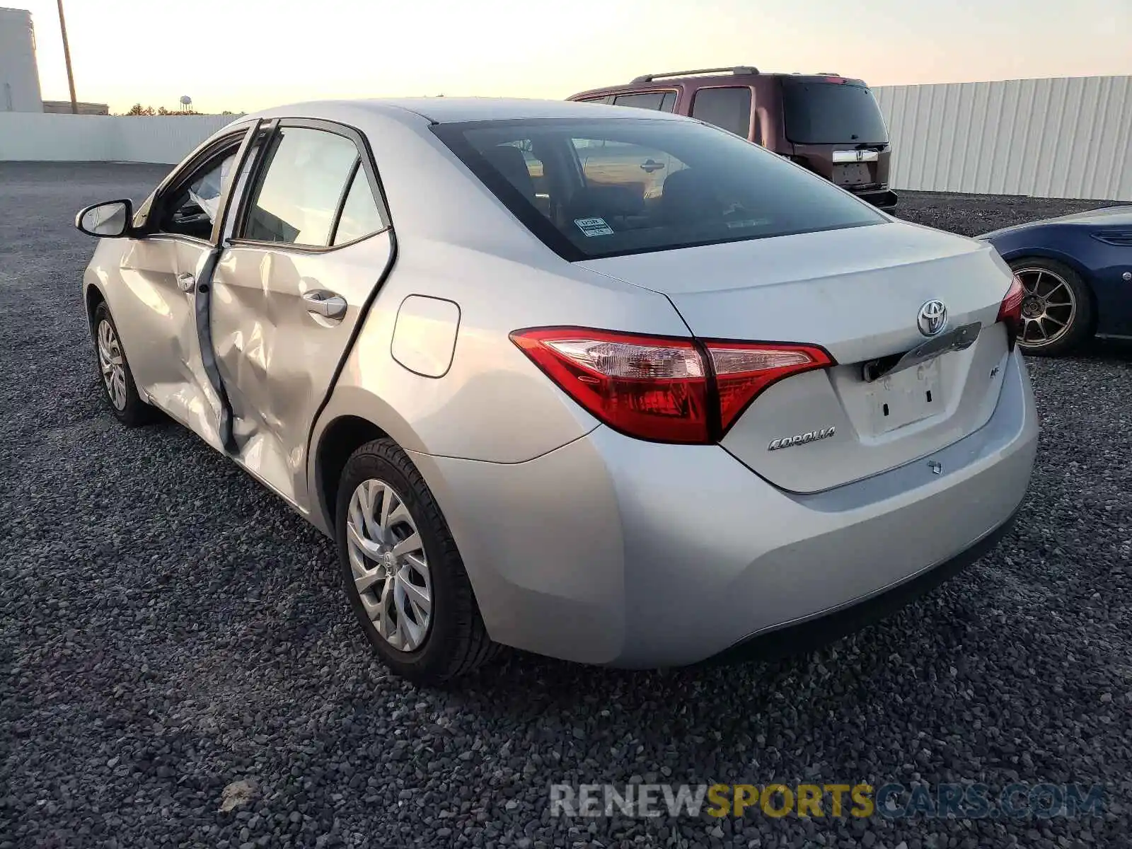 3 Photograph of a damaged car 5YFBURHE1KP937692 TOYOTA COROLLA 2019