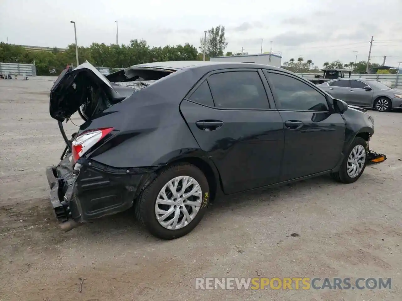 3 Photograph of a damaged car 5YFBURHE1KP938888 TOYOTA COROLLA 2019