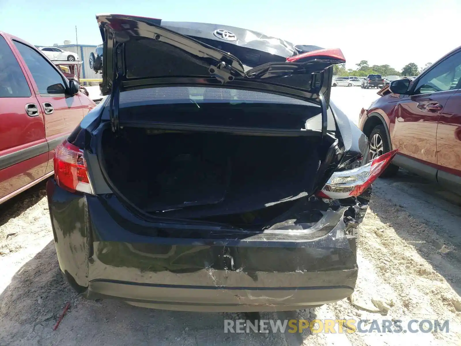 9 Photograph of a damaged car 5YFBURHE1KP940687 TOYOTA COROLLA 2019