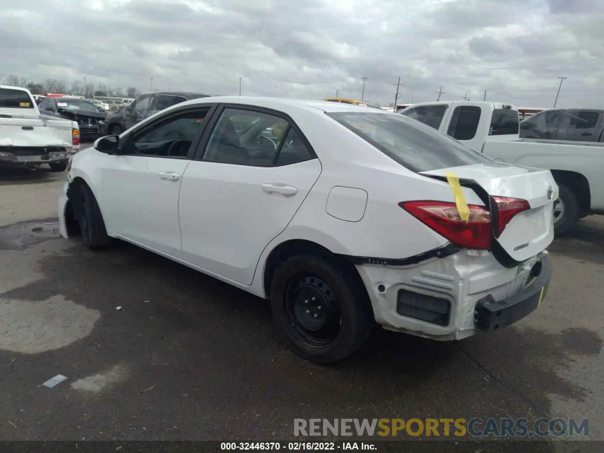 3 Photograph of a damaged car 5YFBURHE1KP940849 TOYOTA COROLLA 2019