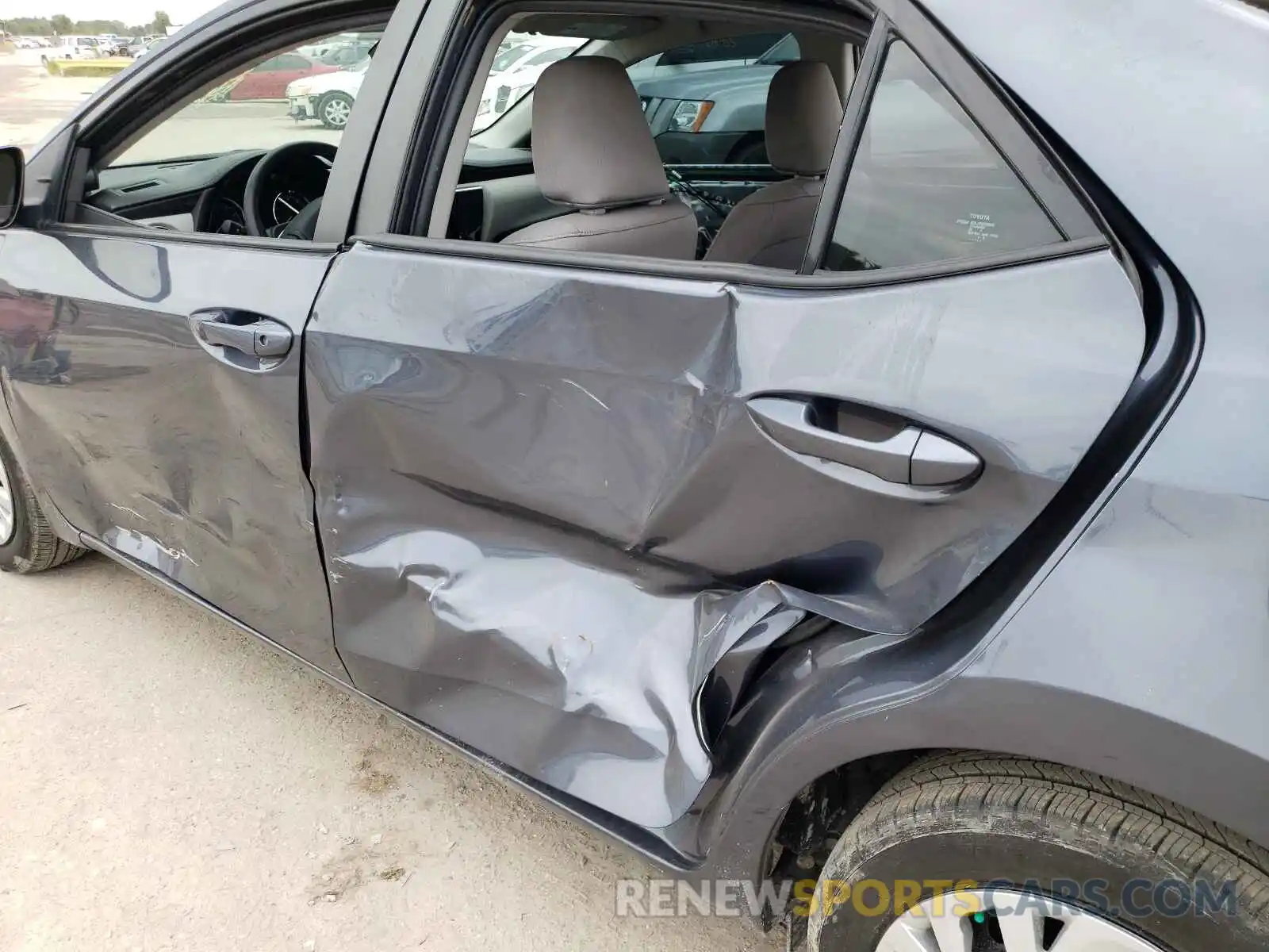 9 Photograph of a damaged car 5YFBURHE1KP942018 TOYOTA COROLLA 2019