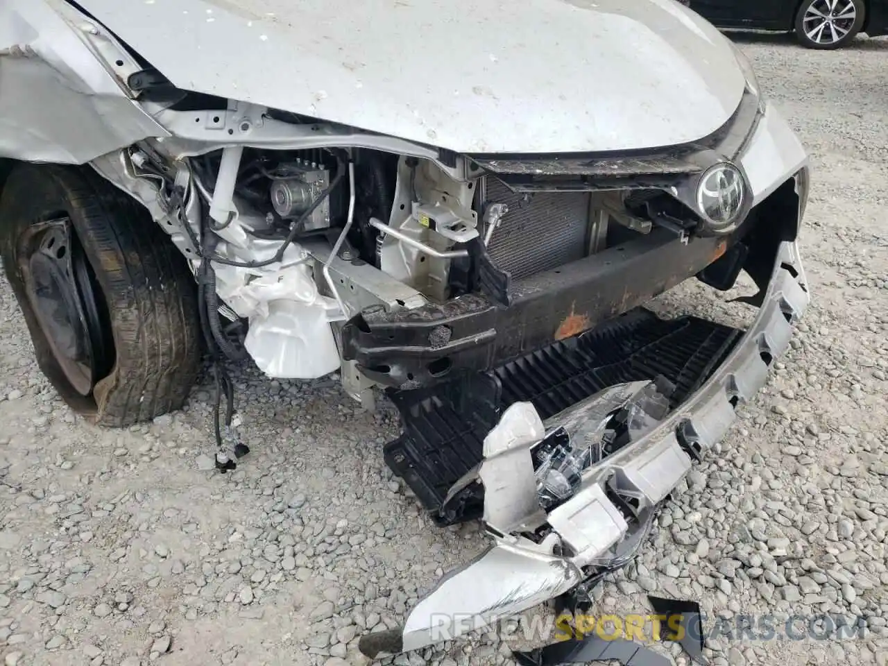 9 Photograph of a damaged car 5YFBURHE1KP942360 TOYOTA COROLLA 2019