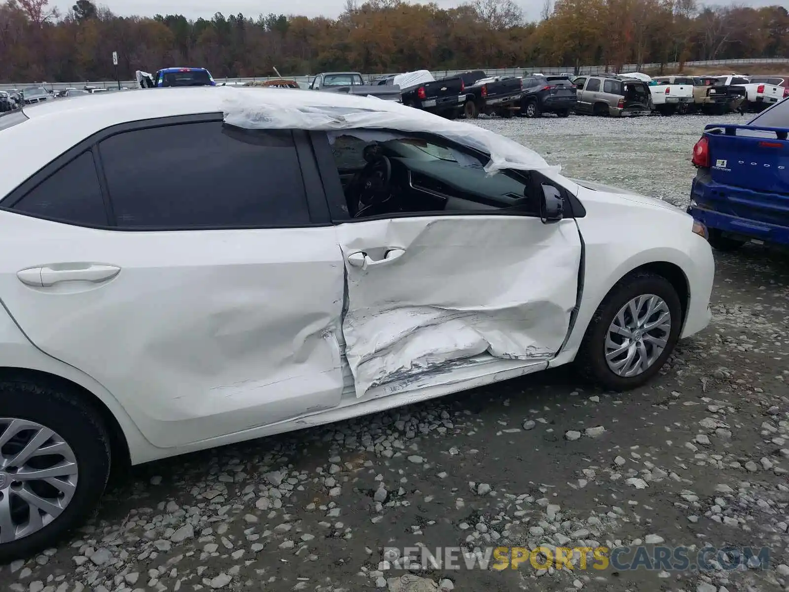 9 Photograph of a damaged car 5YFBURHE1KP943038 TOYOTA COROLLA 2019