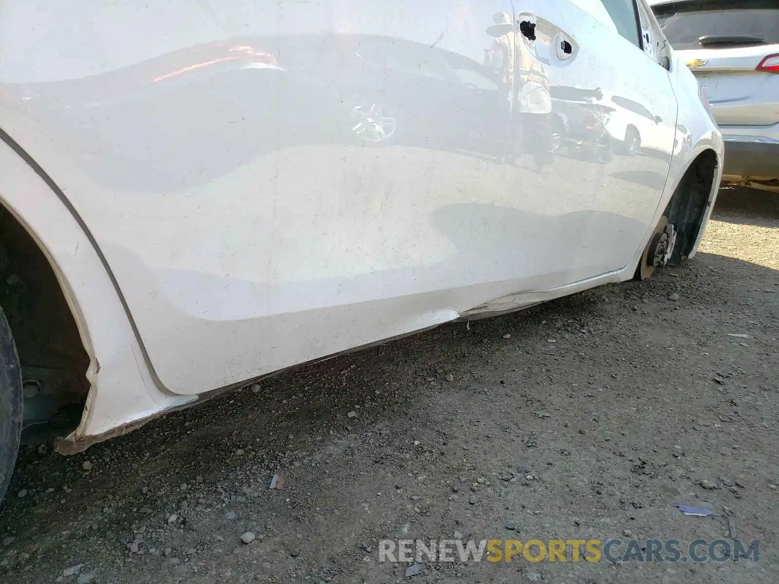 9 Photograph of a damaged car 5YFBURHE1KP944027 TOYOTA COROLLA 2019