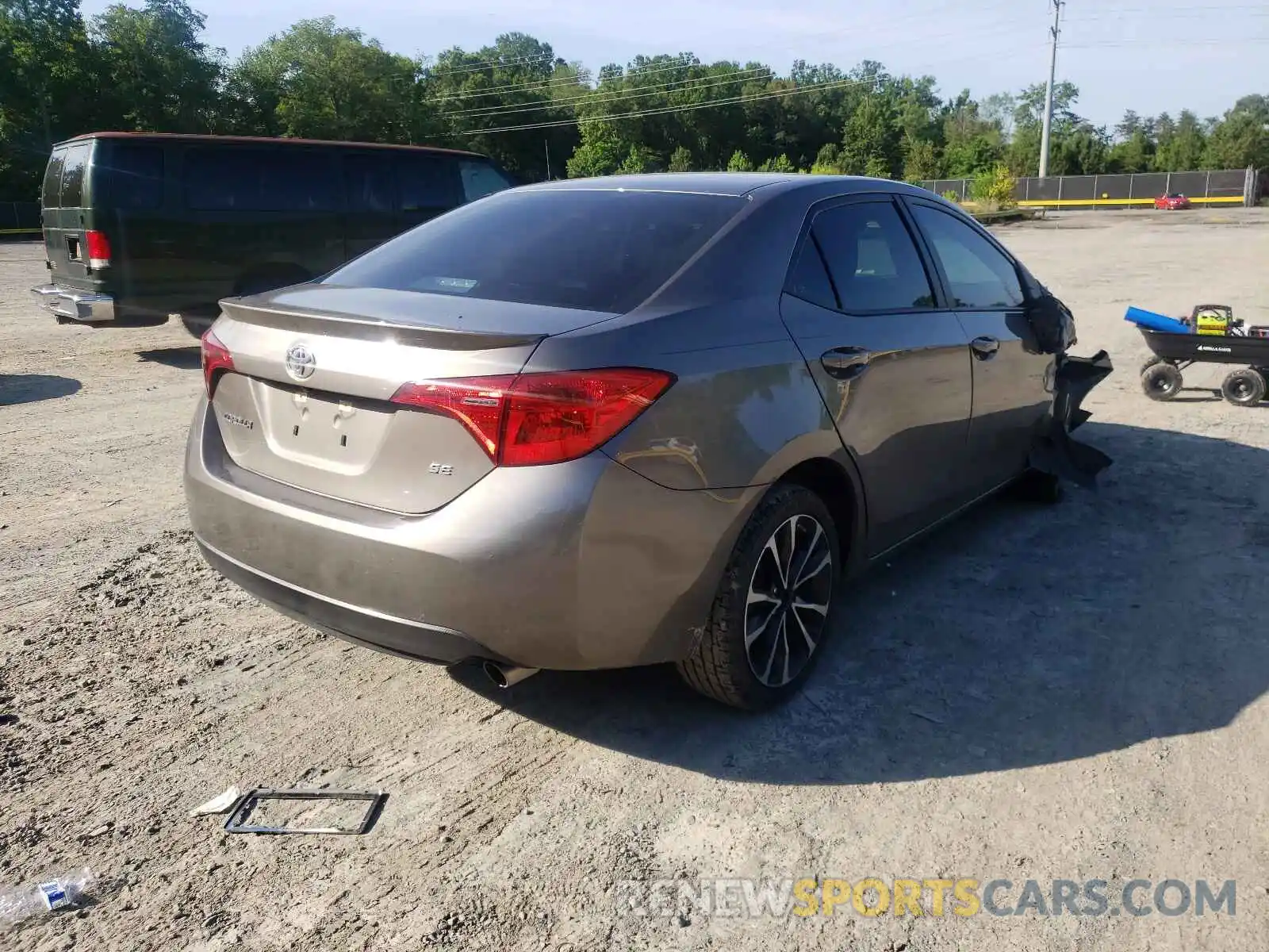 4 Photograph of a damaged car 5YFBURHE1KP944285 TOYOTA COROLLA 2019