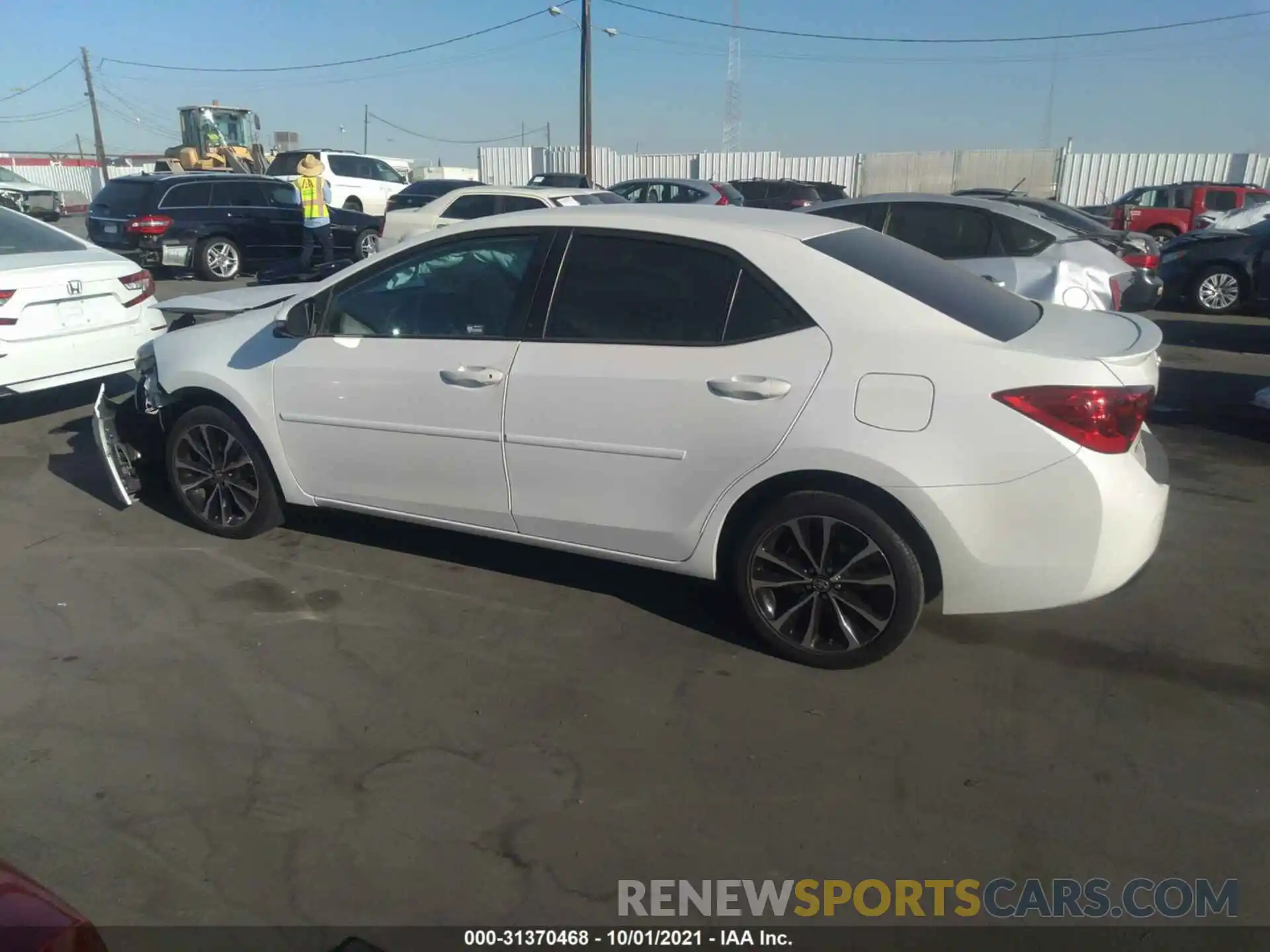 3 Photograph of a damaged car 5YFBURHE1KP944433 TOYOTA COROLLA 2019