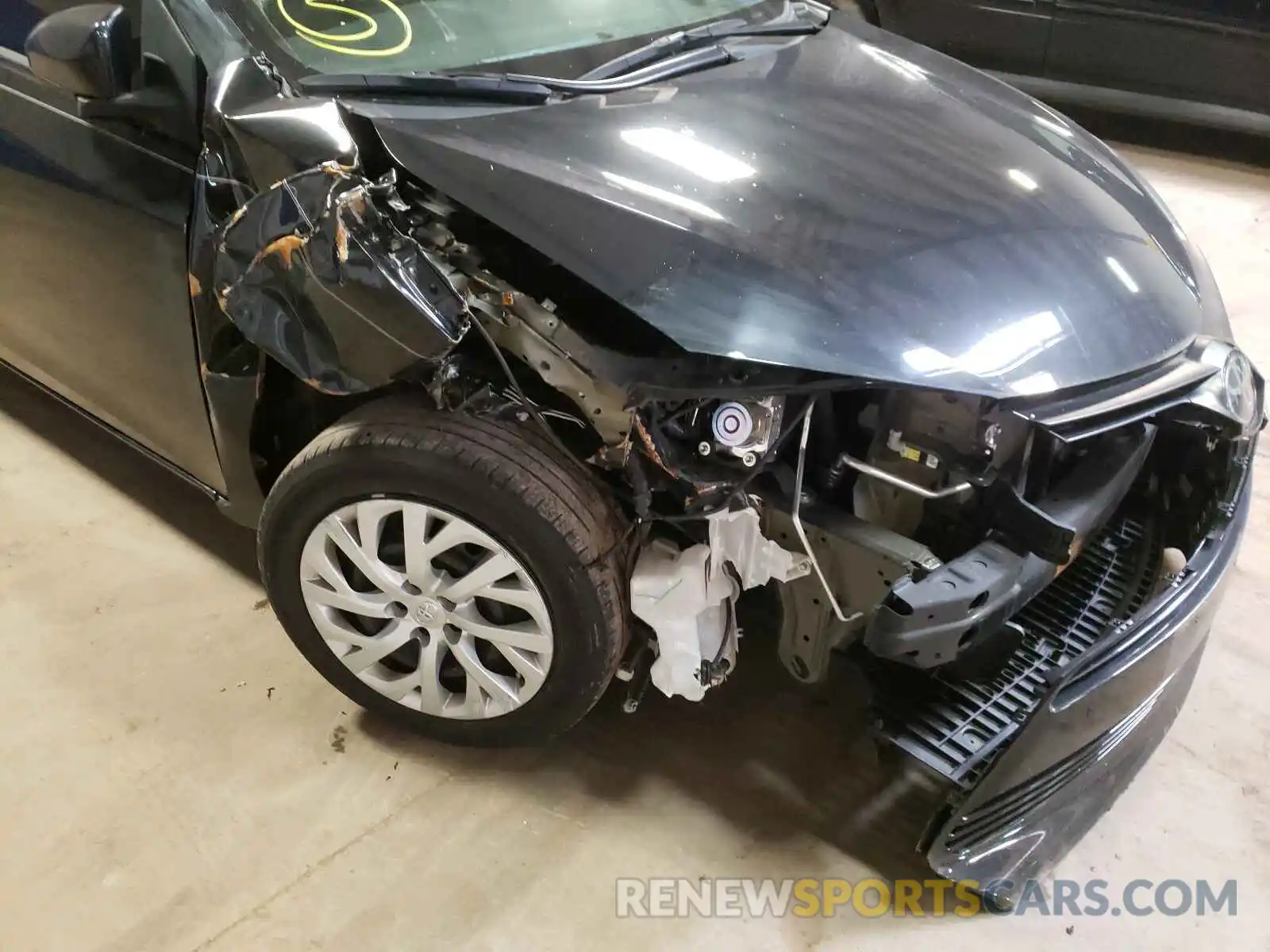 9 Photograph of a damaged car 5YFBURHE1KP946098 TOYOTA COROLLA 2019