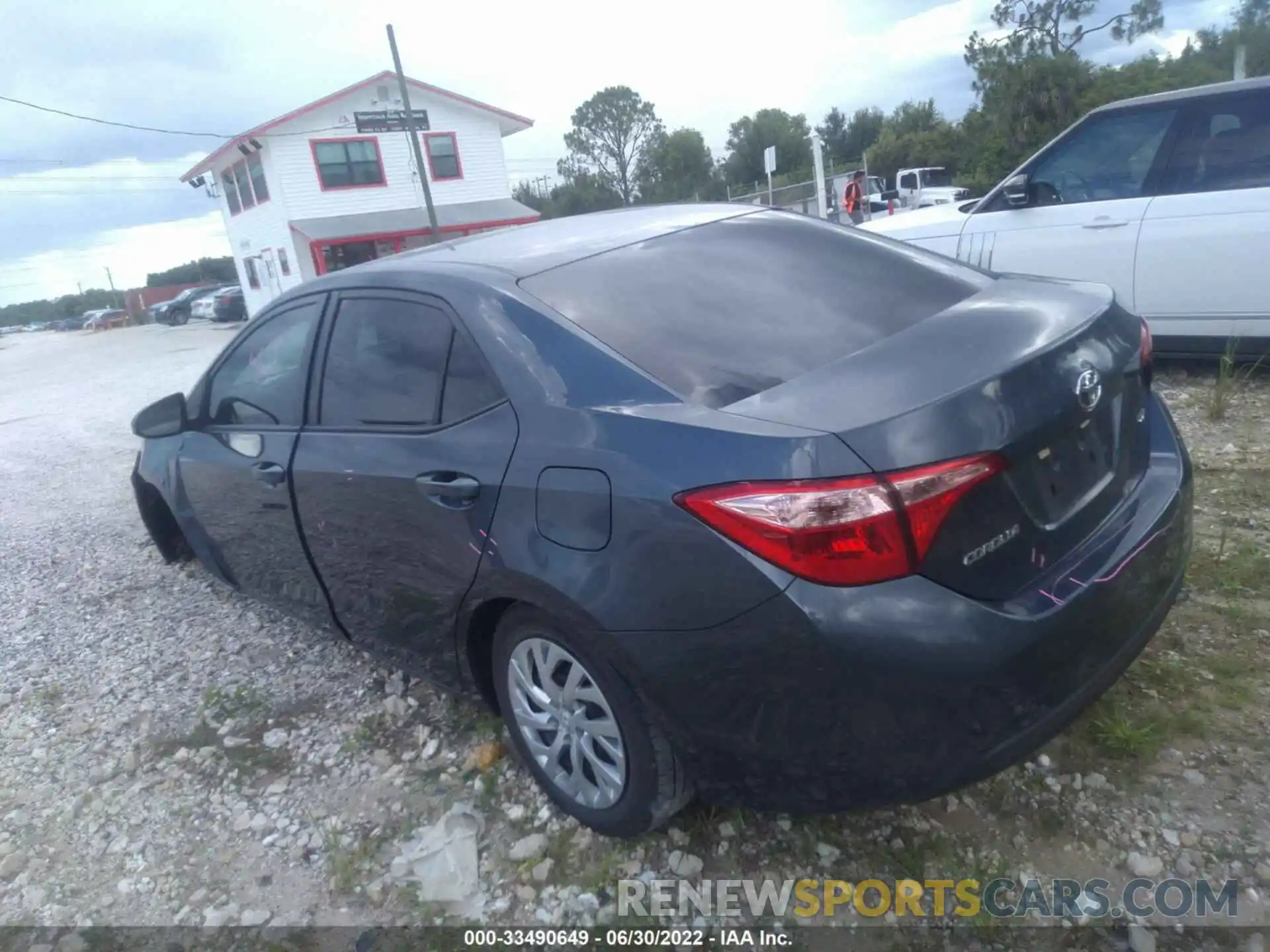 3 Photograph of a damaged car 5YFBURHE1KP946666 TOYOTA COROLLA 2019