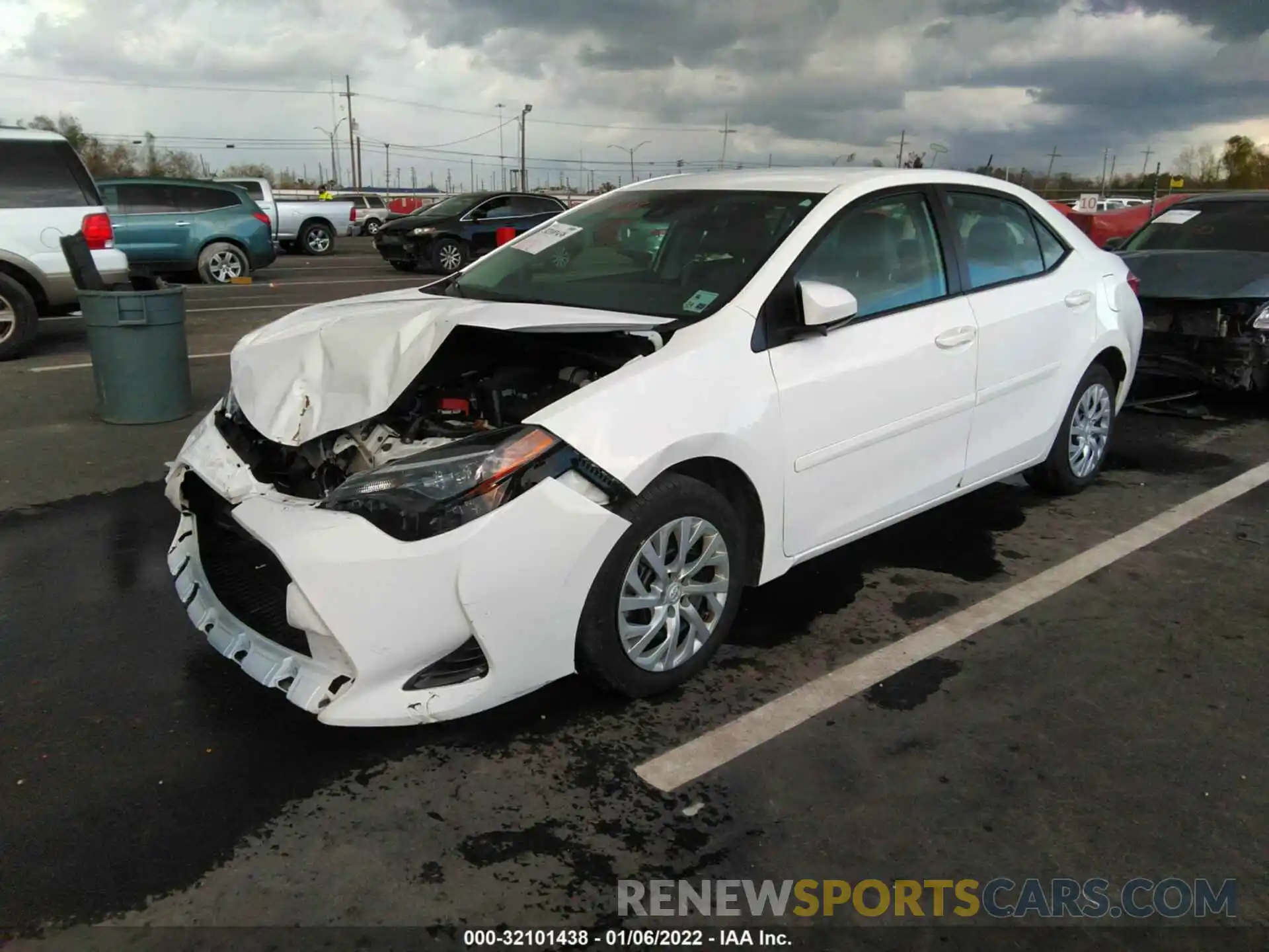 2 Photograph of a damaged car 5YFBURHE1KP948658 TOYOTA COROLLA 2019