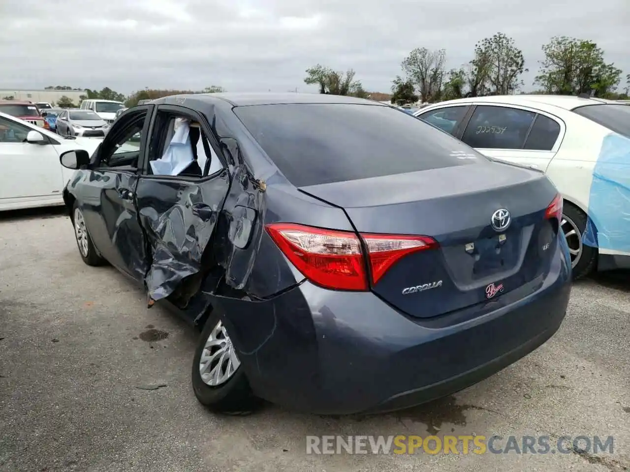 3 Photograph of a damaged car 5YFBURHE1KP949583 TOYOTA COROLLA 2019