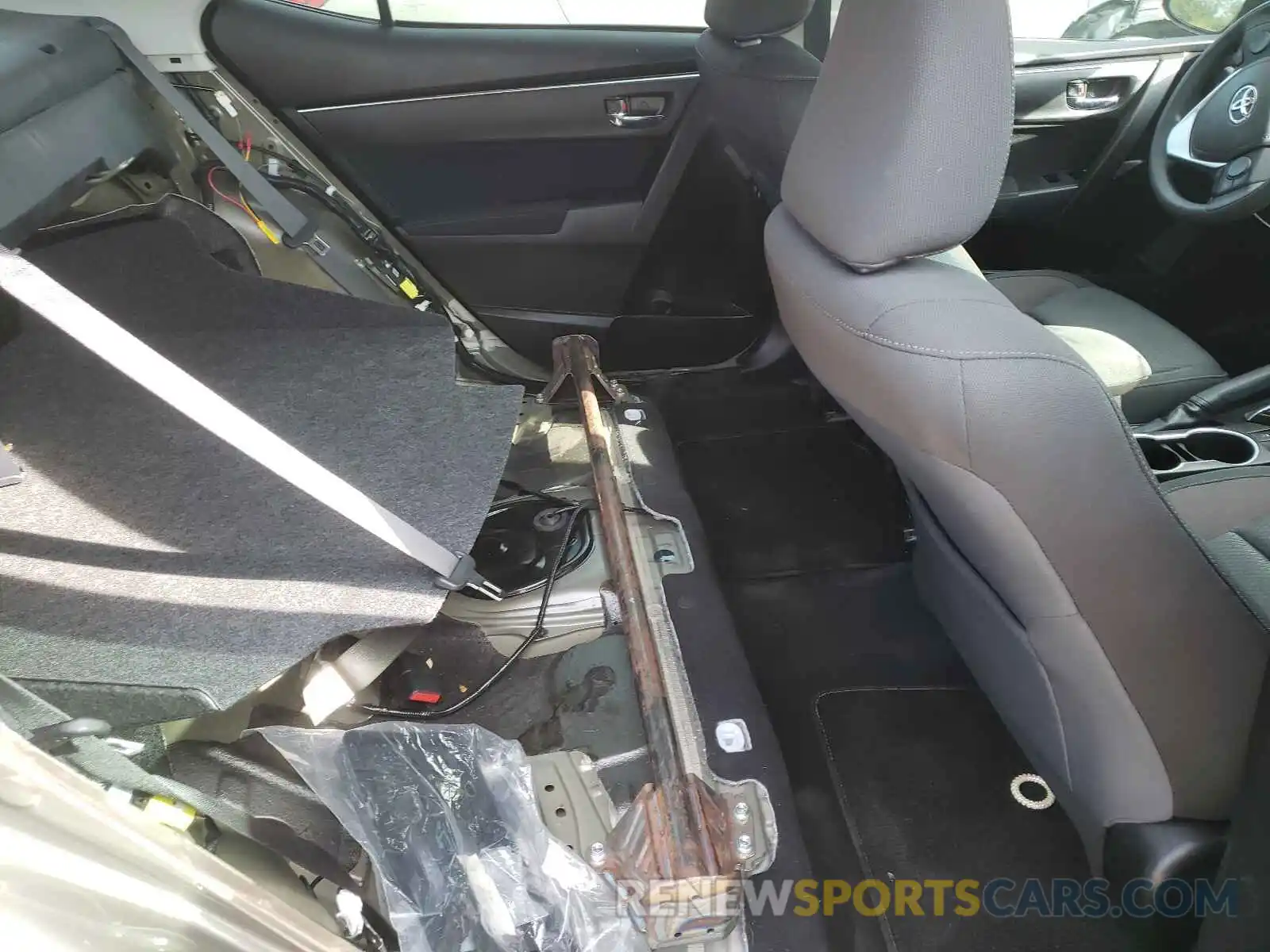 6 Photograph of a damaged car 5YFBURHE2KP858208 TOYOTA COROLLA 2019