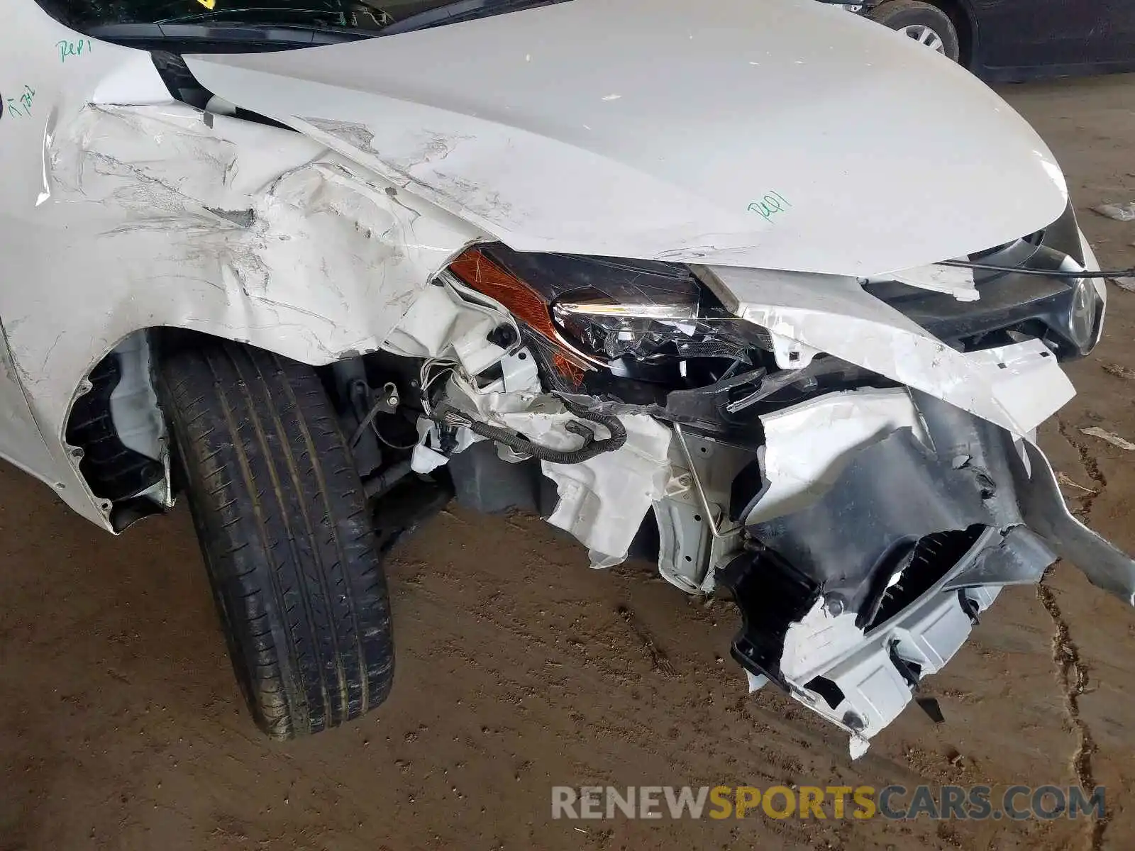 9 Photograph of a damaged car 5YFBURHE2KP859083 TOYOTA COROLLA 2019