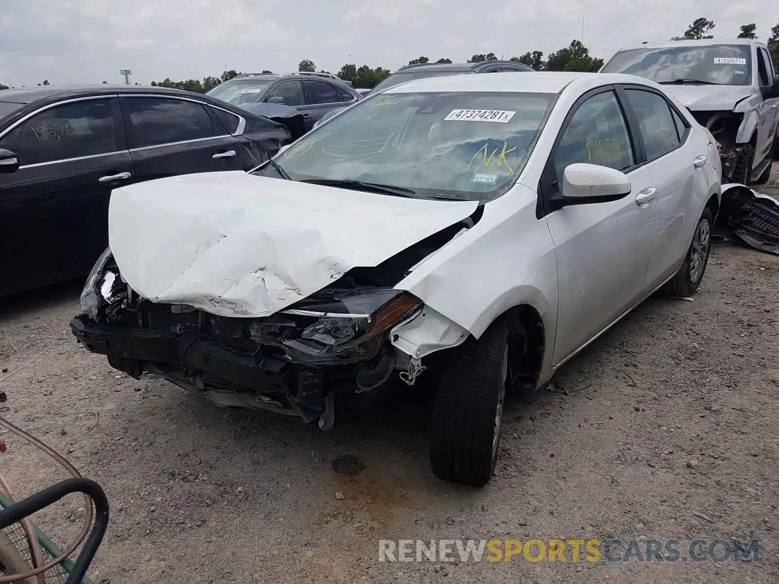 2 Photograph of a damaged car 5YFBURHE2KP864669 TOYOTA COROLLA 2019